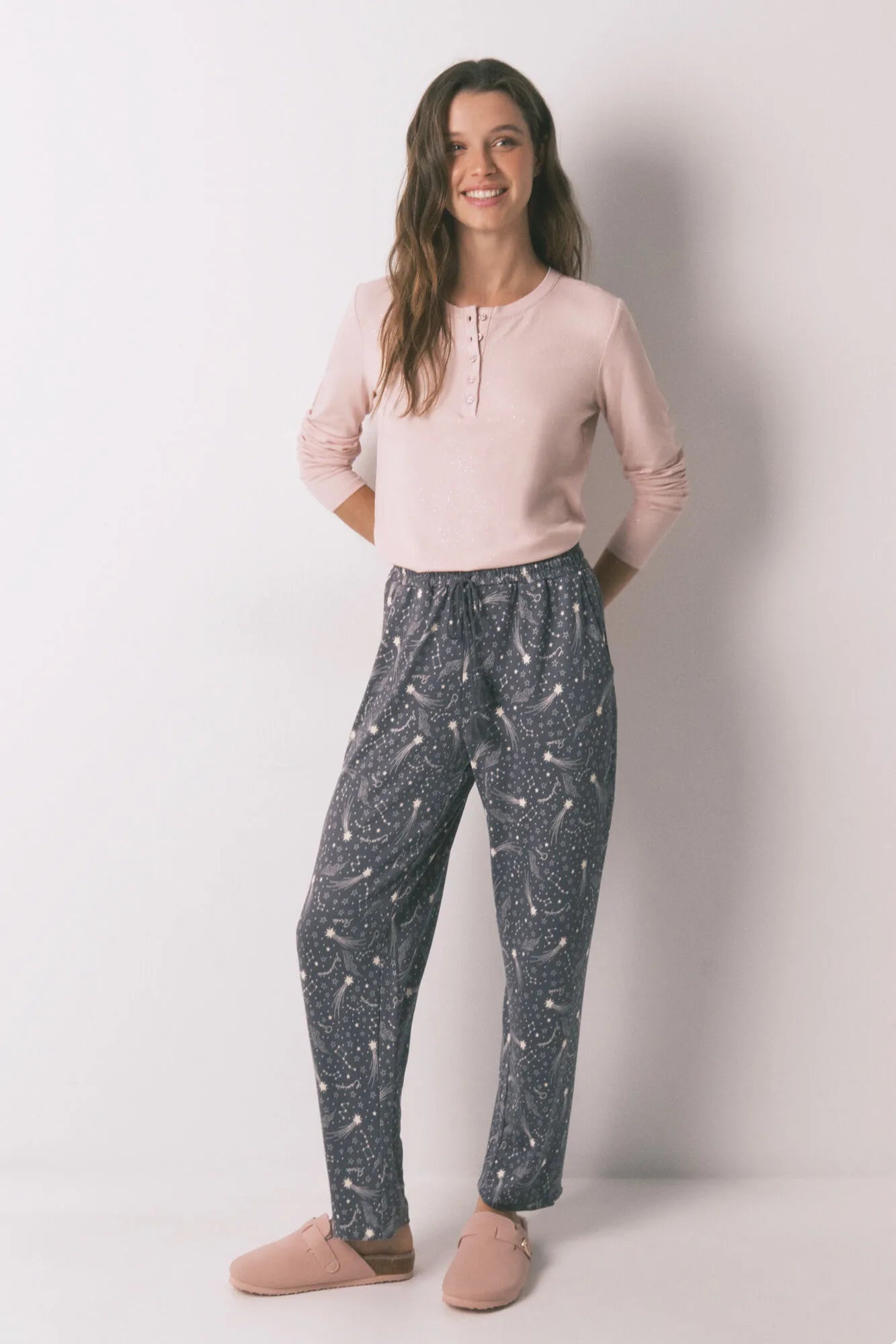 Women Secret_Charcoal Grey_Long Warm Jersey-Knit Trouser with Soft Grey Stars_3702292_40_01