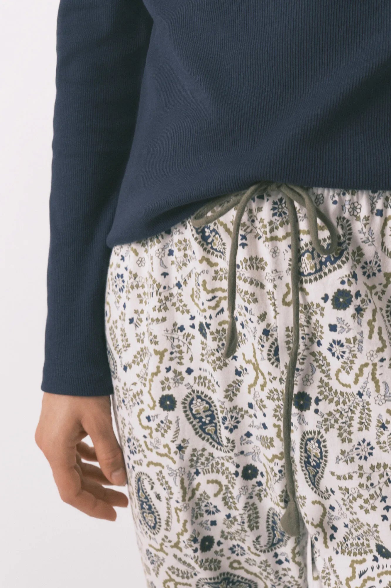 Women Secret_Green Print_Paisley Print Cotton Long Trousers_3703223_29_03