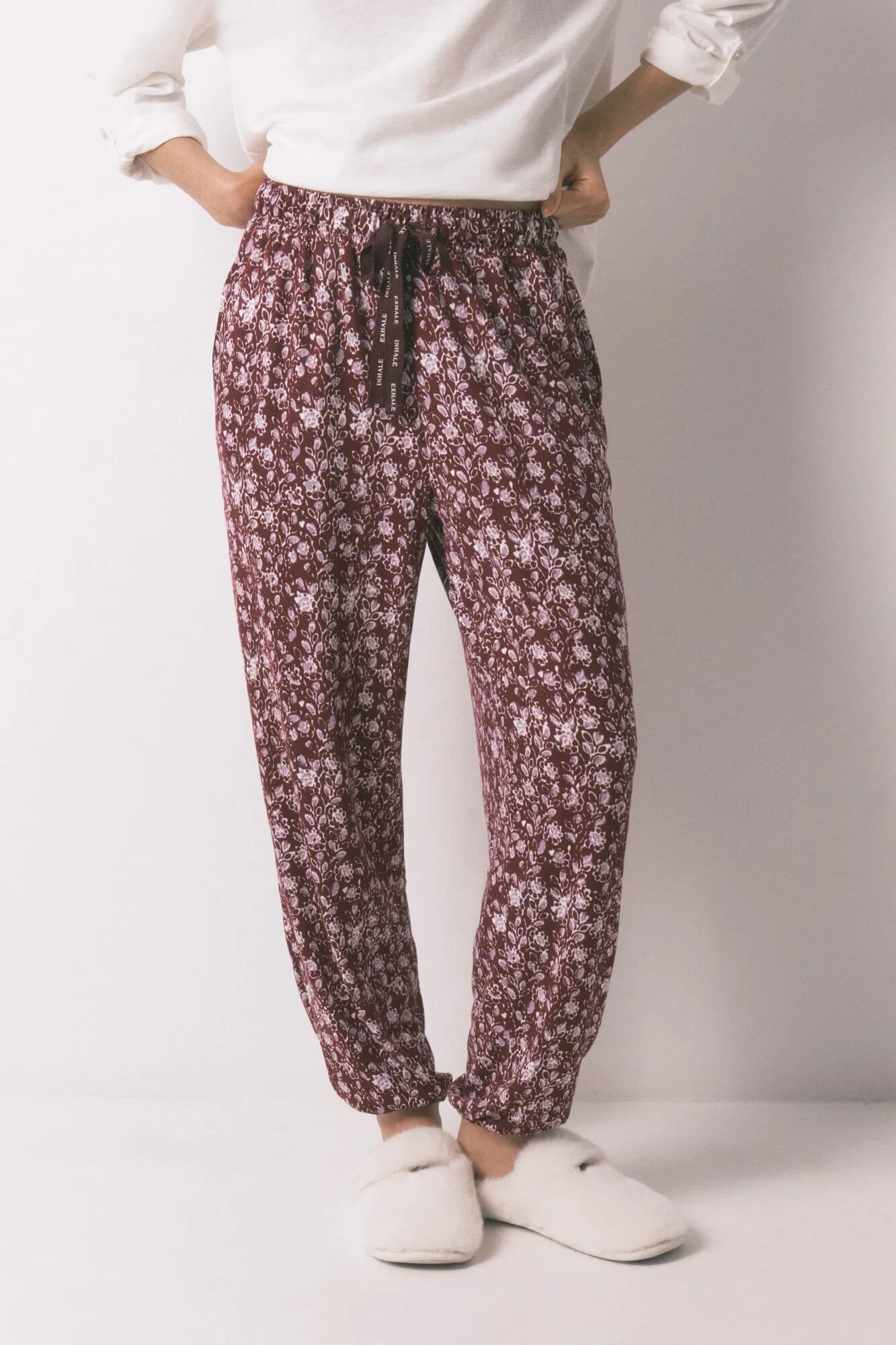 Women Secret_Maroon Print_Burgundy Long Floral Print Trousers_3703228_58_02