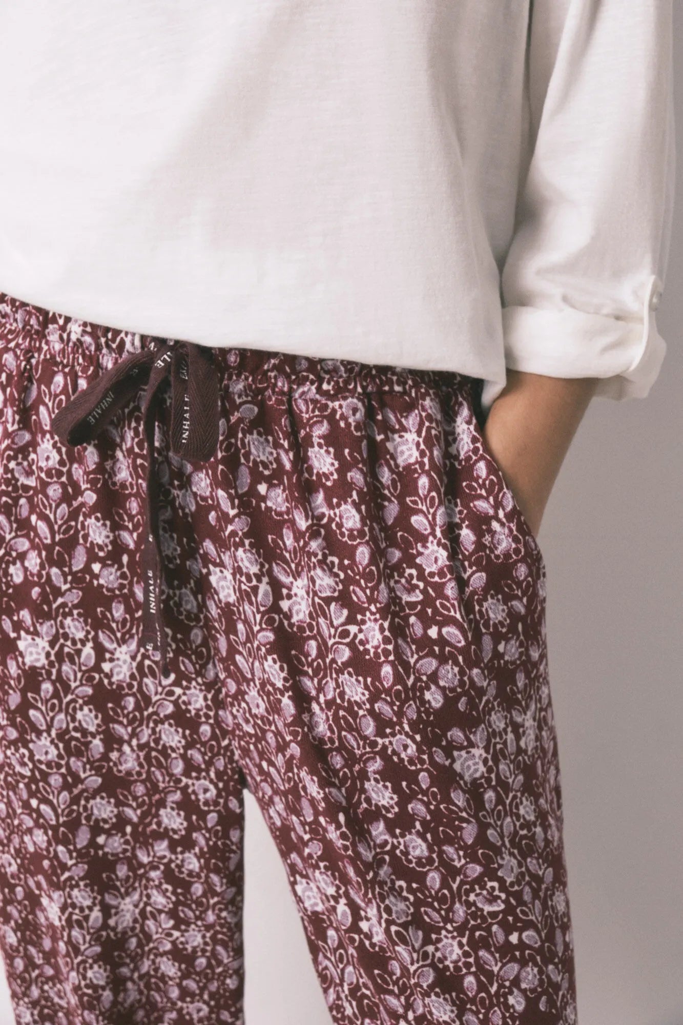 Women Secret_Maroon Print_Burgundy Long Floral Print Trousers_3703228_58_03