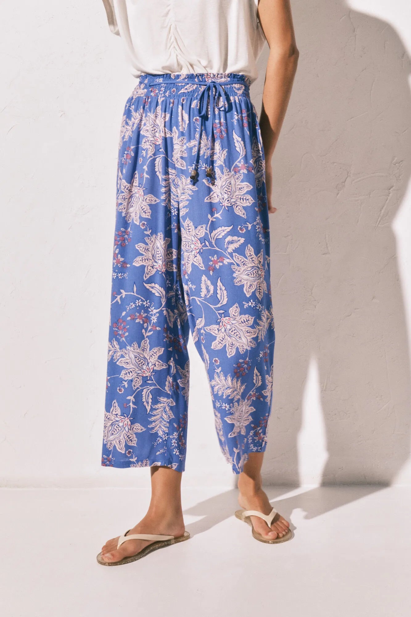 Women Secret Blue Print Women Blue Printed Capri Trousers SKU: 3703241_19 Image 01