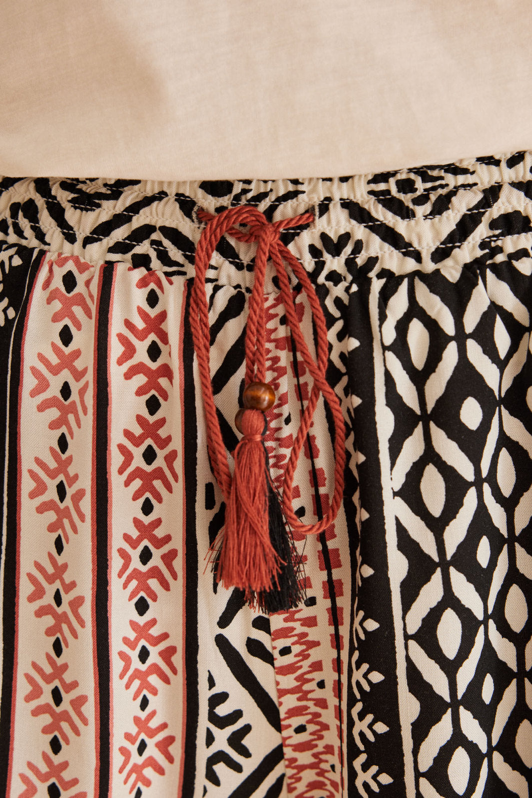 Shorts With All Over Print_3707207_73_02