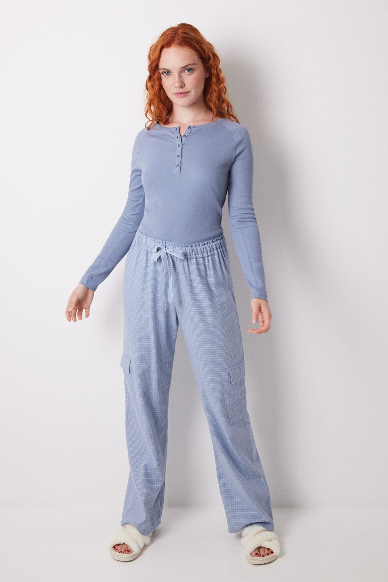 Women Secret_Long Cargo Trouser with Checkered Print_3709646_17_03