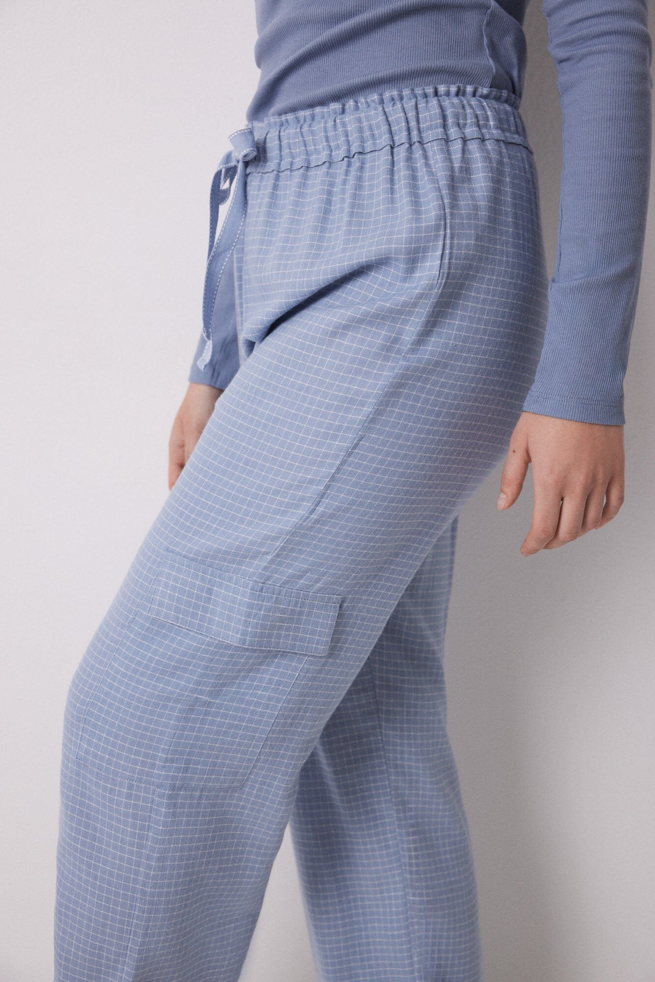 Women Secret_Long Cargo Trouser with Checkered Print_3709646_17_06