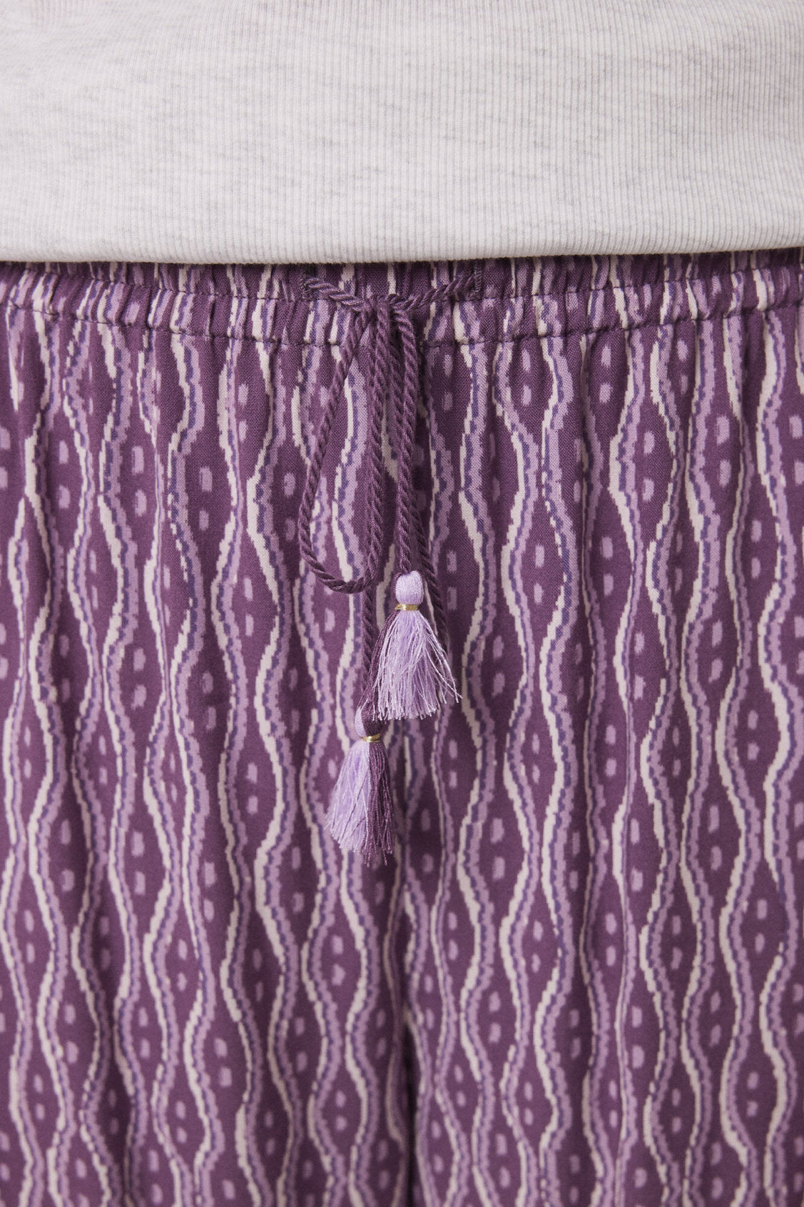 Women Secret_Viscose Carrot Trousers with Ikat Print_3709650_75_04