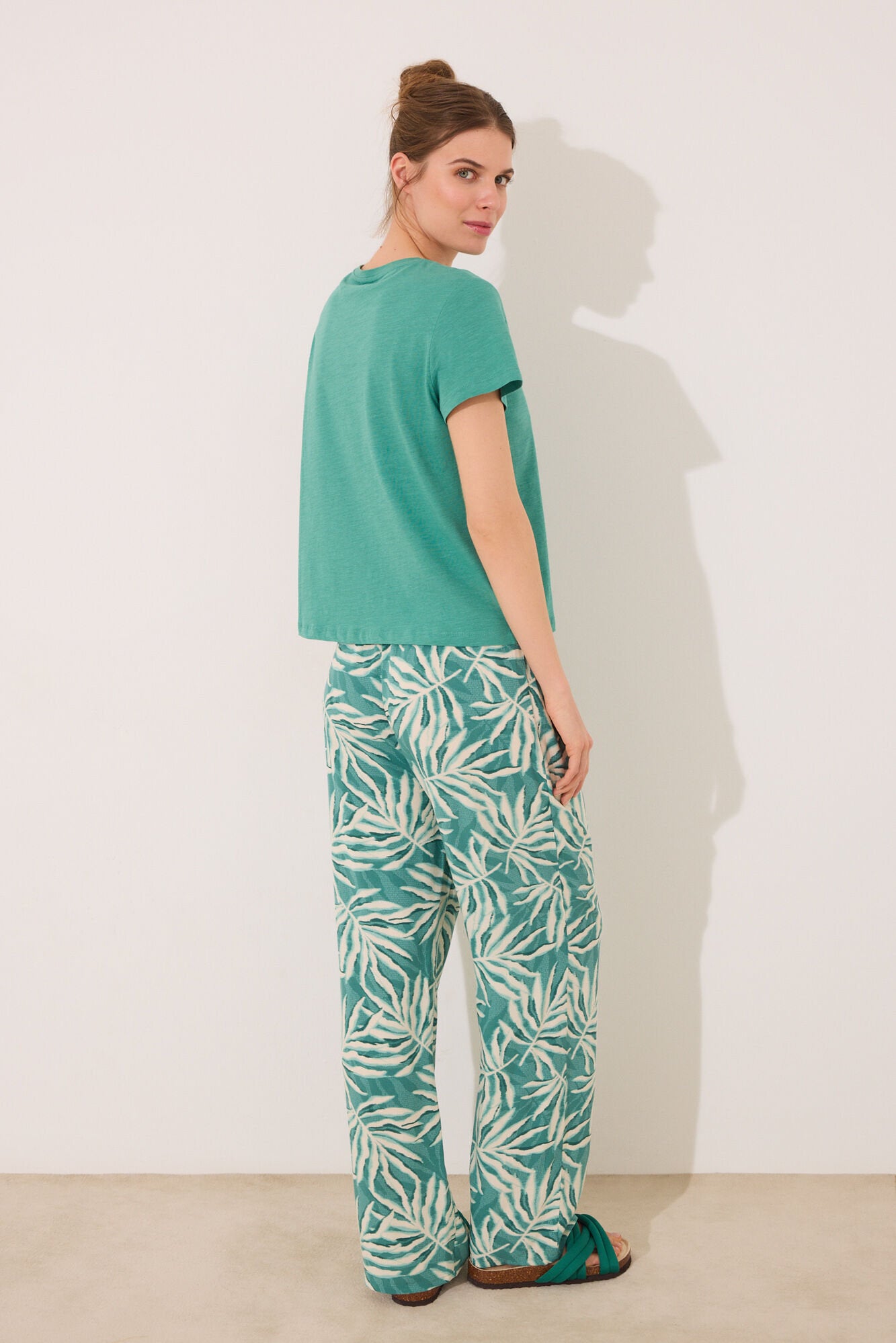 Women Secret_Viscose Trouser with Green Leaf Print_3709669_29_04