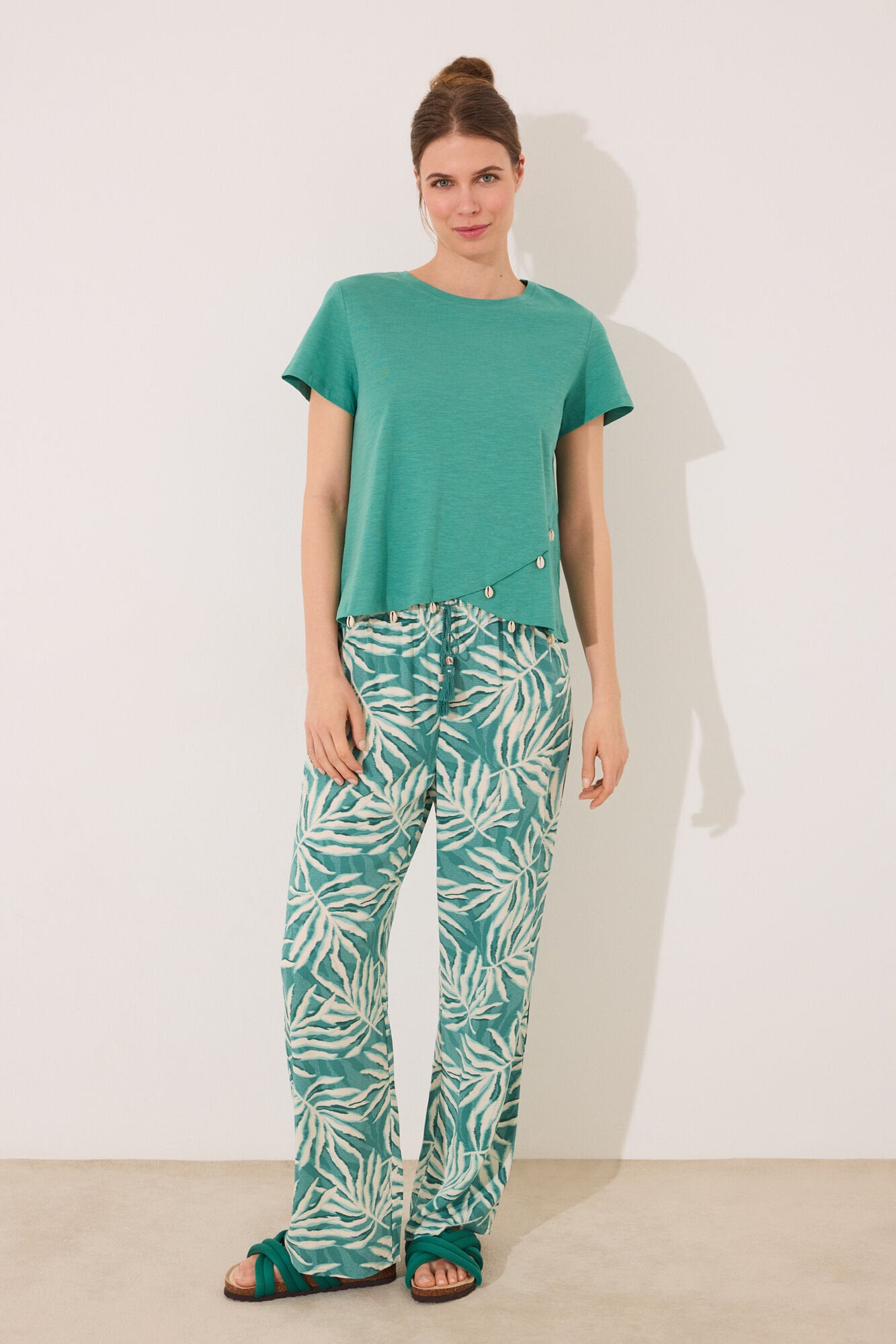 Women Secret_Viscose Trouser with Green Leaf Print_3709669_29_05