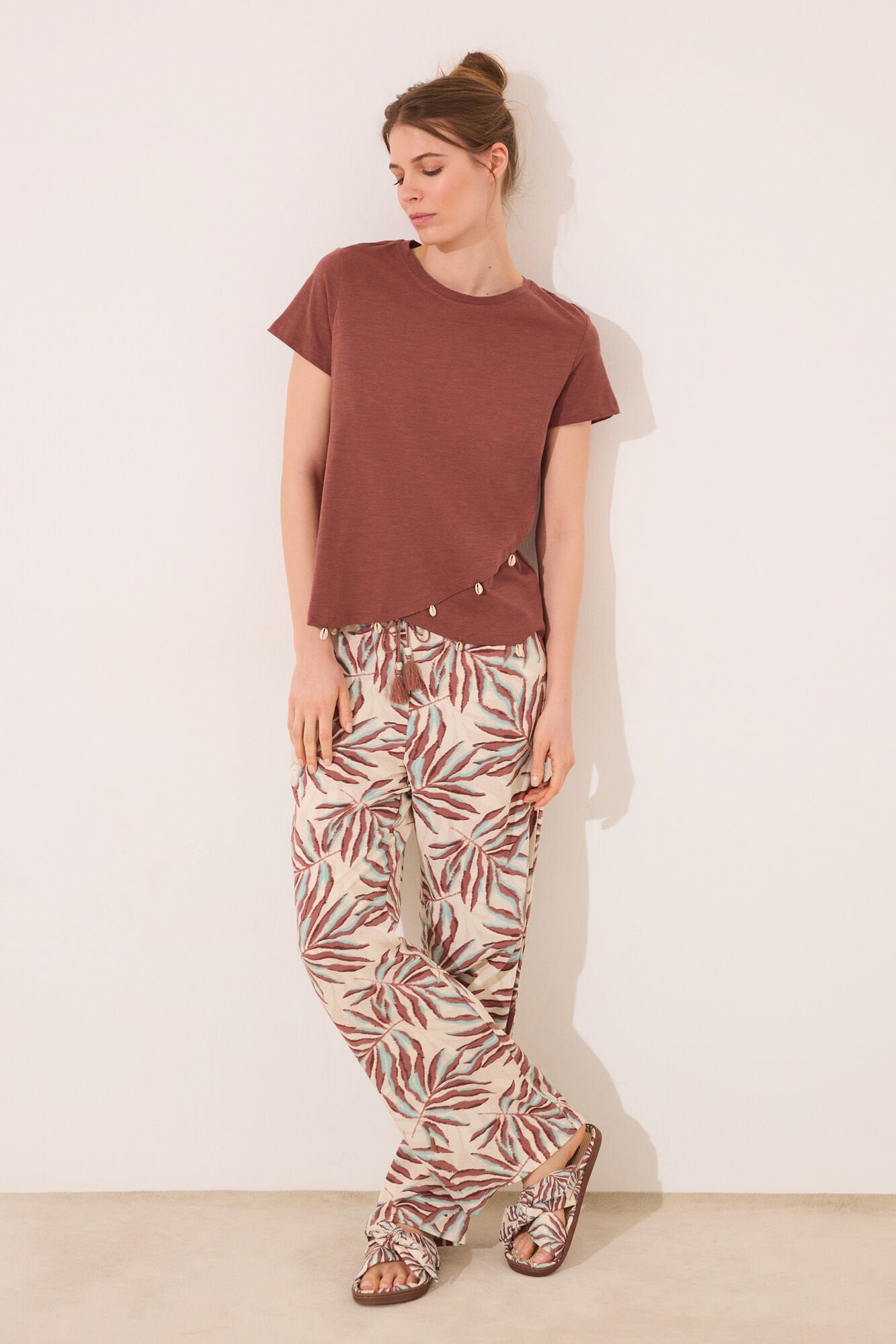 Women Secret_Brown Leaf Print Viscose Trouser_3709670_22_05