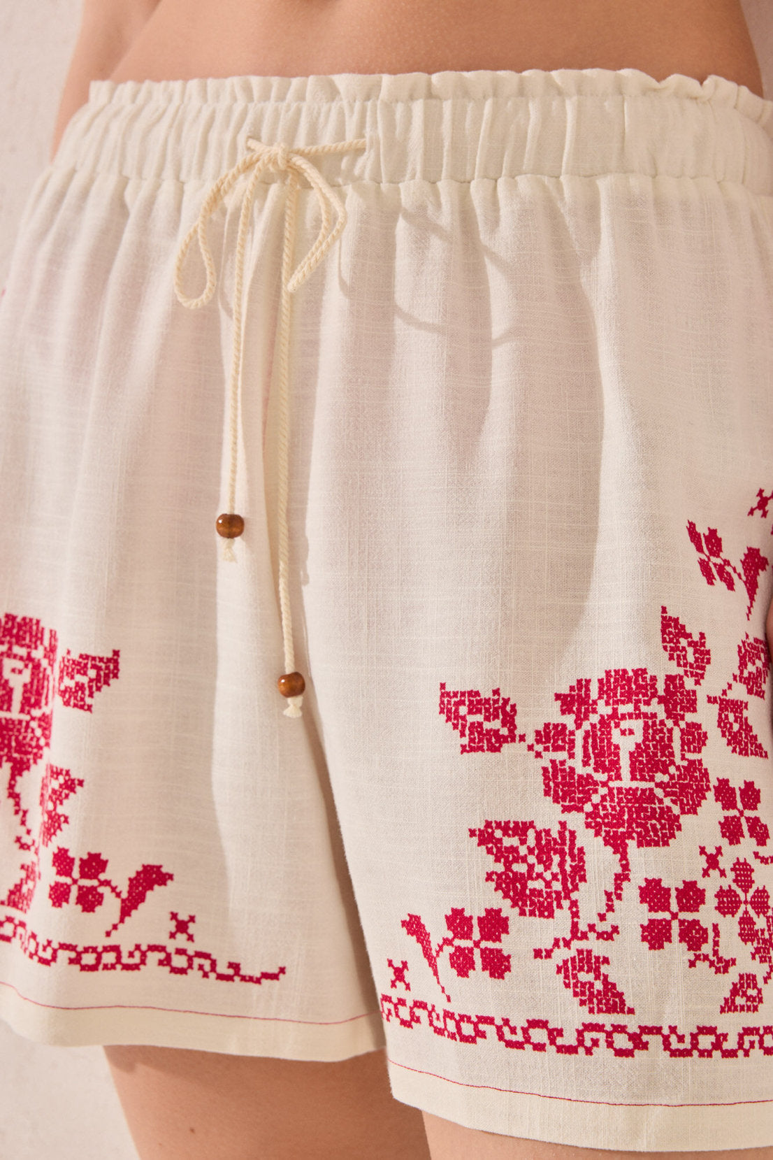 Women Secret_White Embroidered Linen Trouser_3709679_99_03