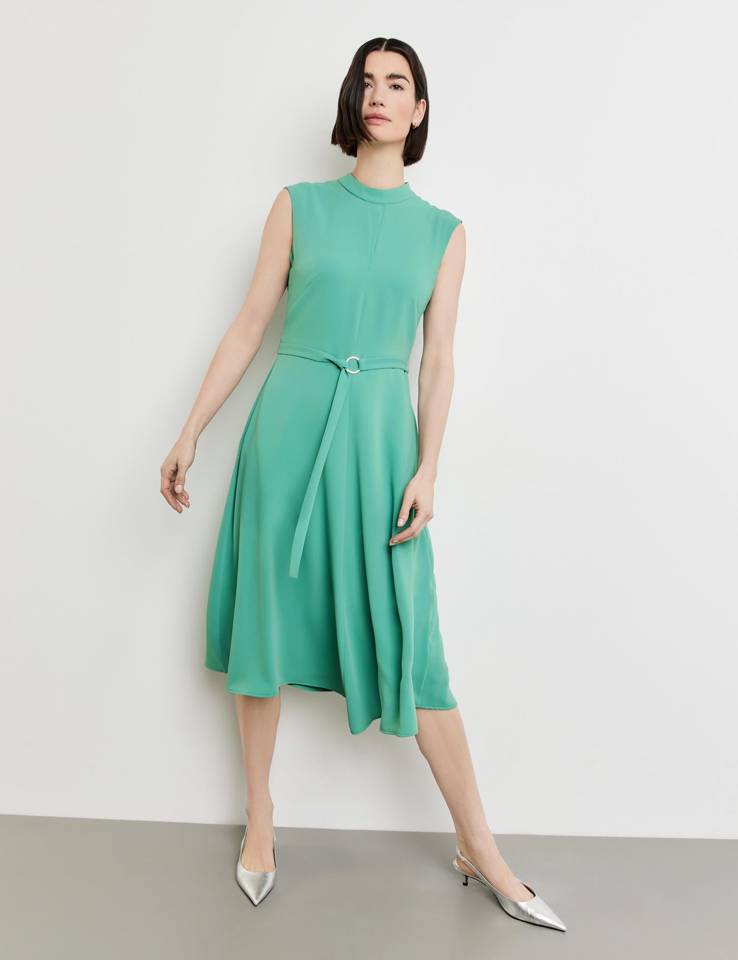 Flowing Dress With Ties_380015-31263_50946_01