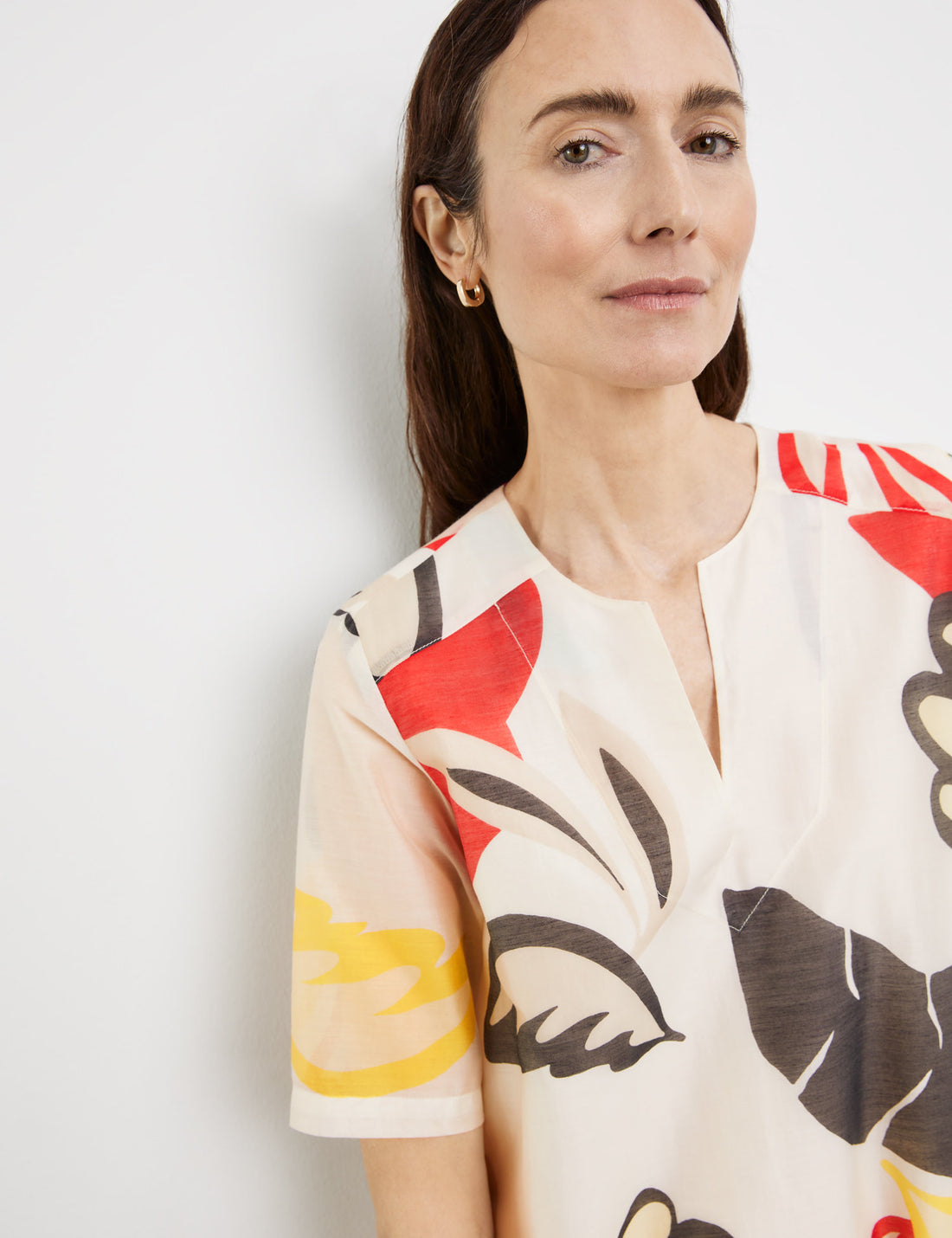 Flowing Midi Dress With A Floral Print_380074-31533_9048_02