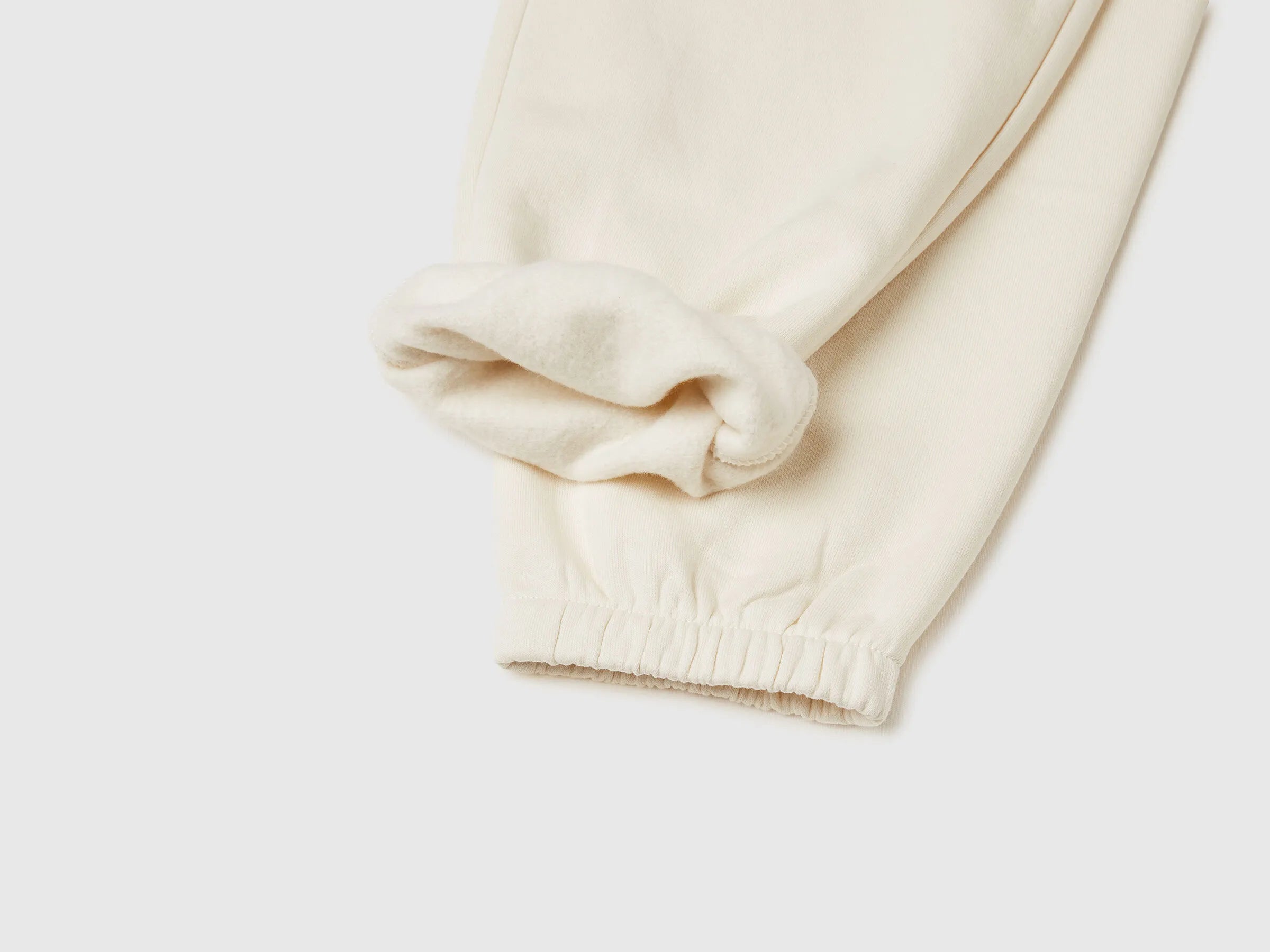 Benetton_Creamy White_Sweat Joggers with Drawstring_39M2CF05I_0R2_03