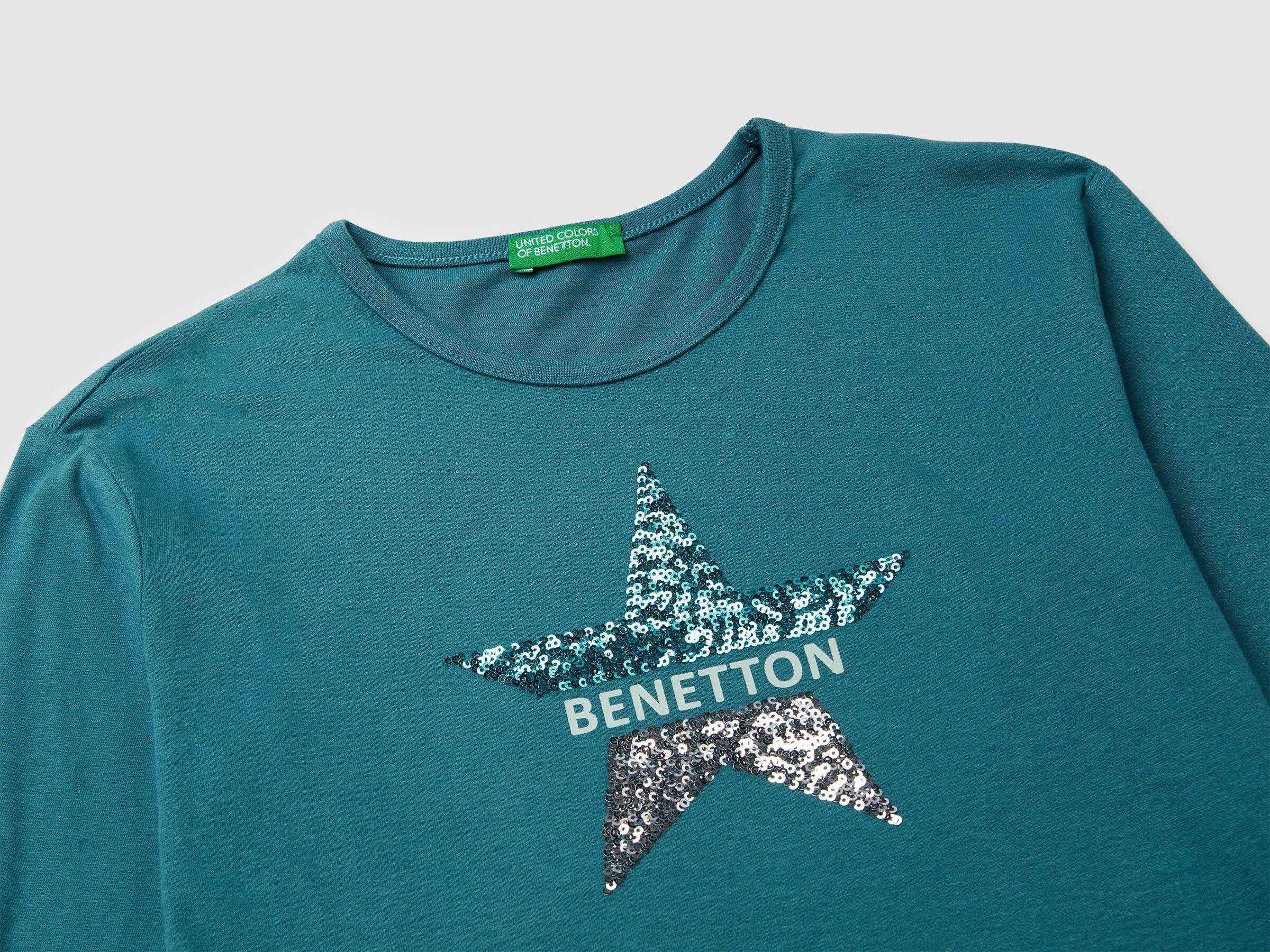Benetton_Turquoise_T-Shirt in Warm Cotton with Sequins_3ATNC10RG_2H6_03