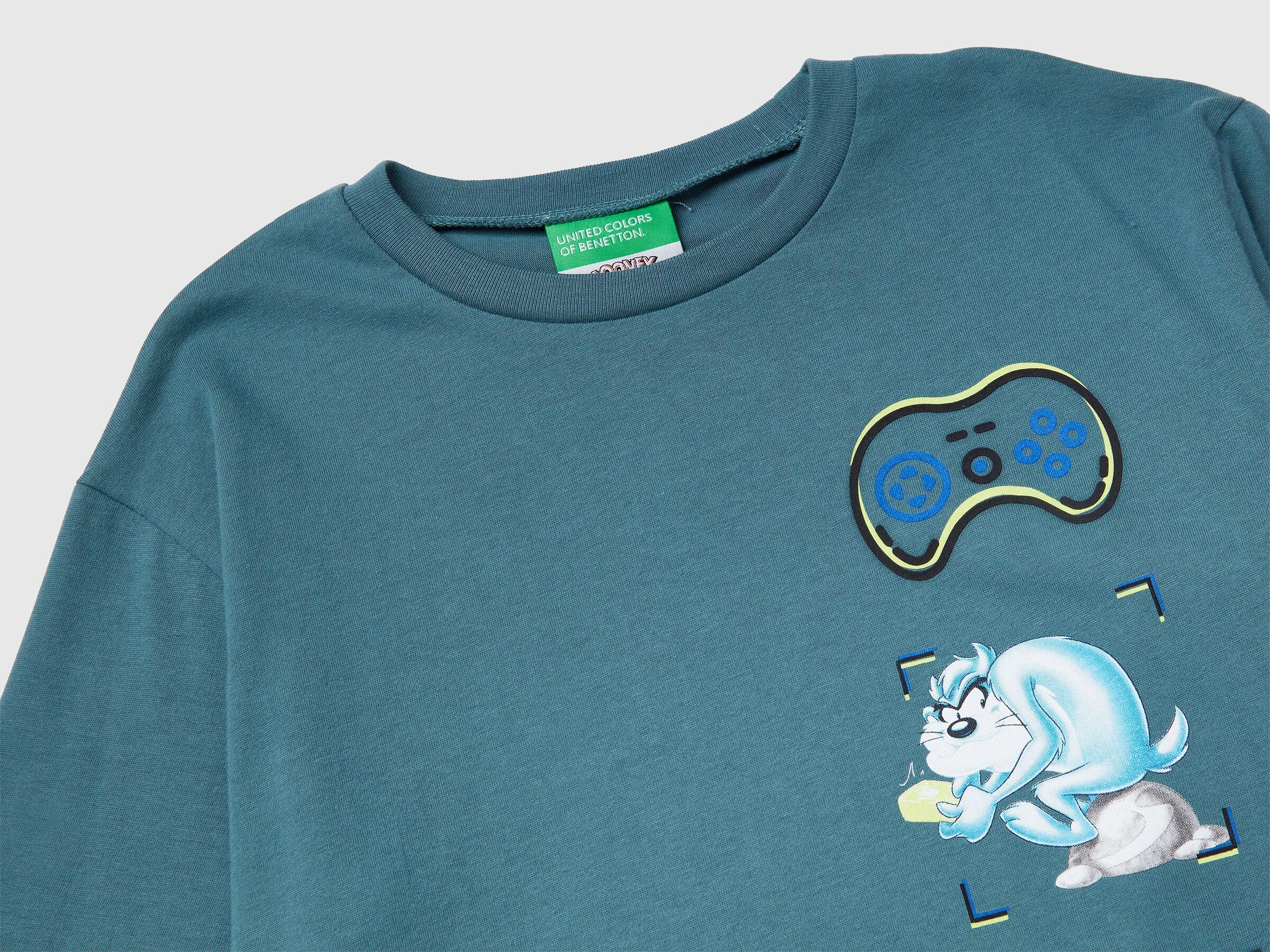 Benetton_Turquoise_T-Shirt with Photographic Print_3ATNC10RL_19W_03