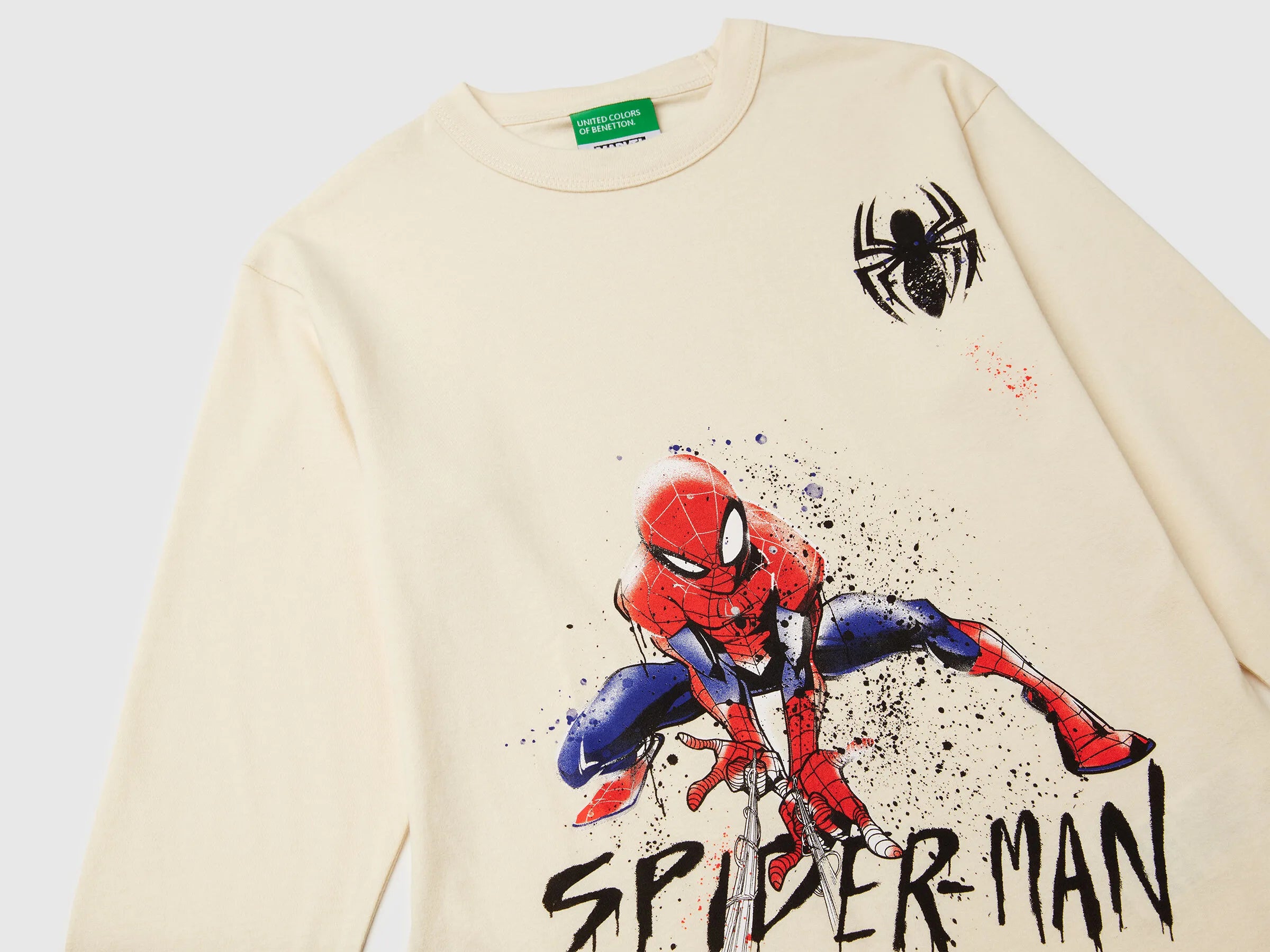 Benetton_White_T-Shirt with ©Marvel Spiderman Print_3ATNC10RN_3C9_03