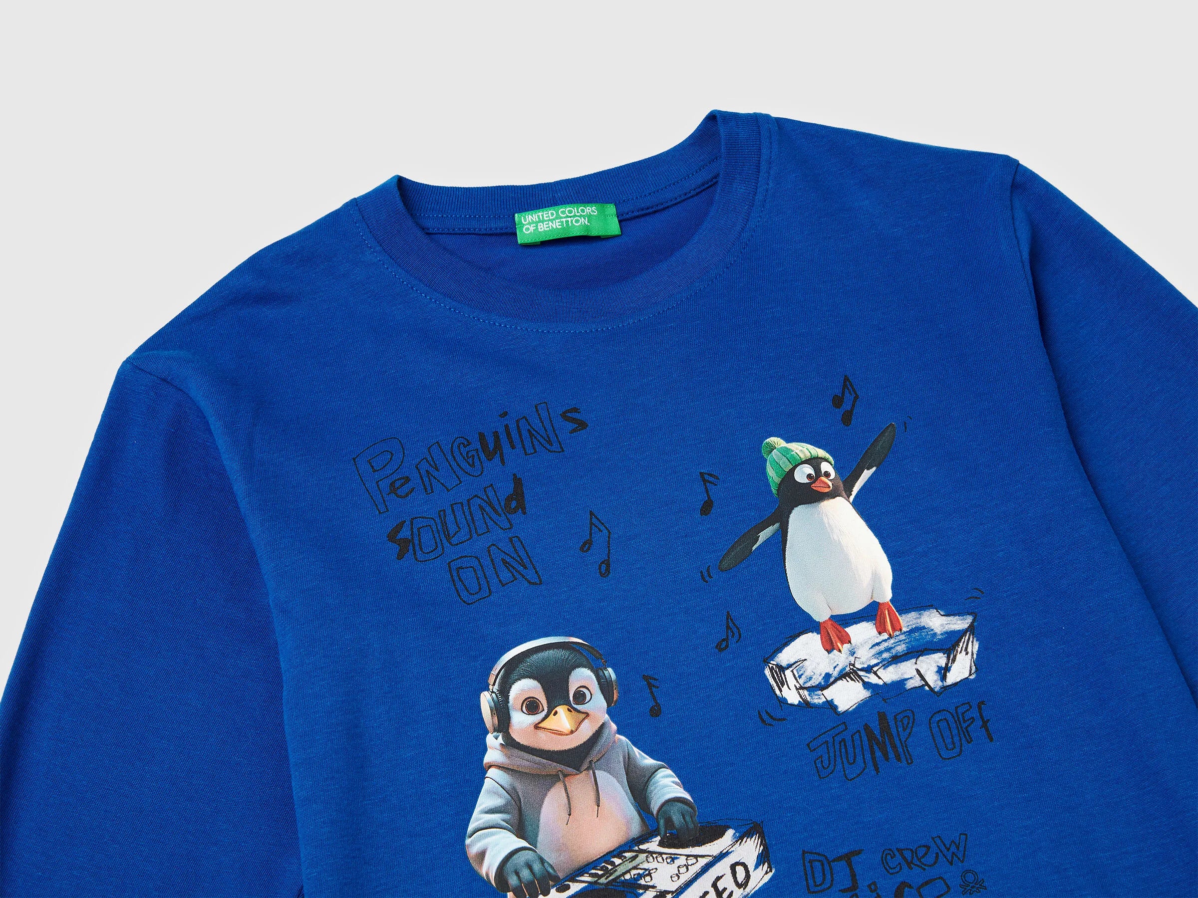 Benetton_Bright Blue_T-Shirt with Print on Front and Back_3ATNG10KV_19R_03