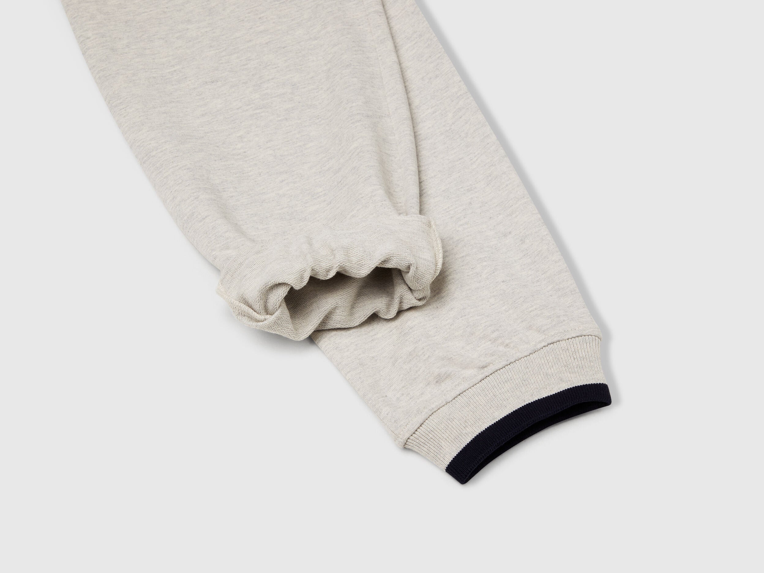 Benetton_Lightweight Sweatpants_3BC1CF065_517_03