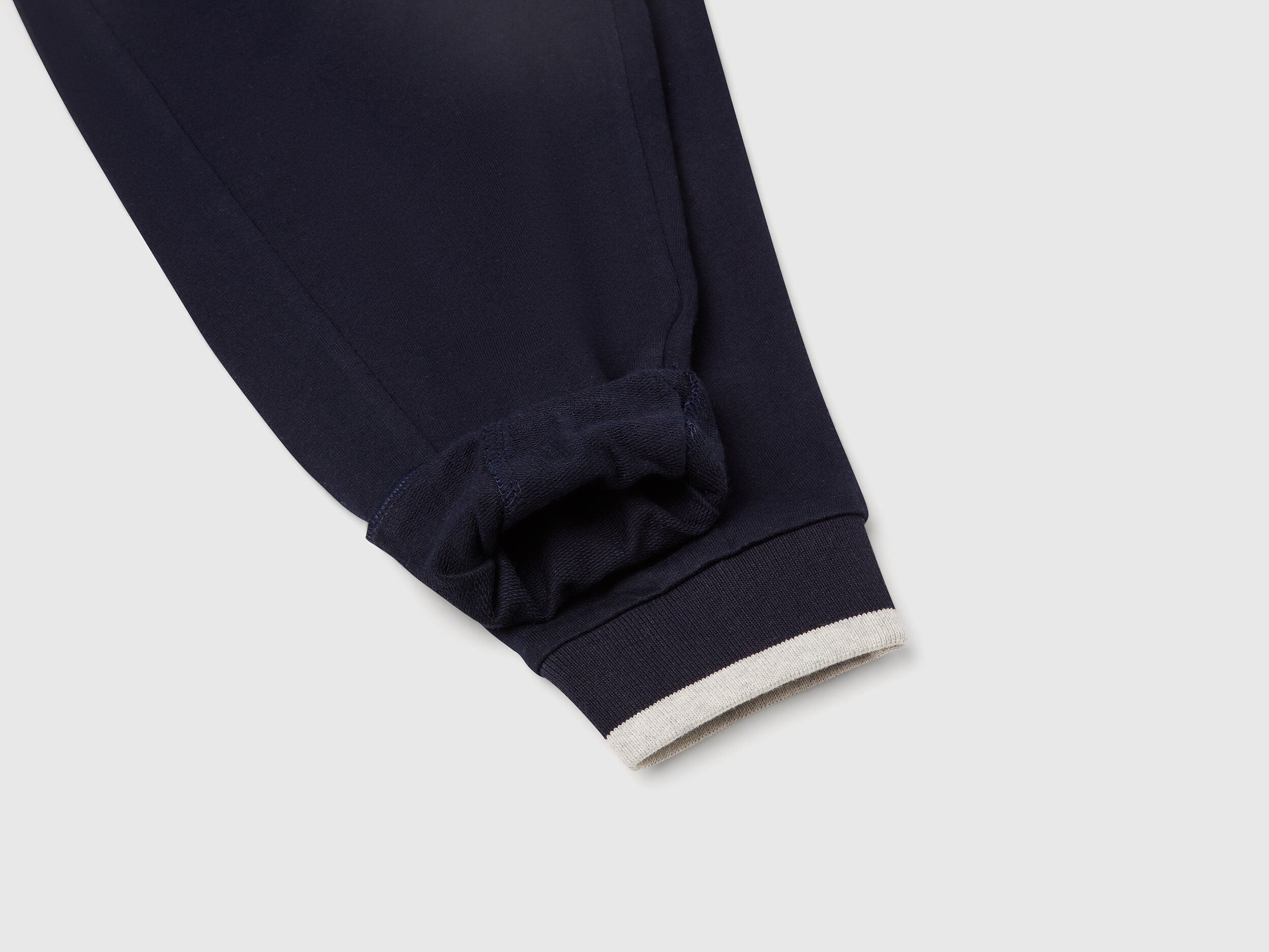 Benetton_Joggers in Lightweight Sweat_3BC1GF04O_016_03
