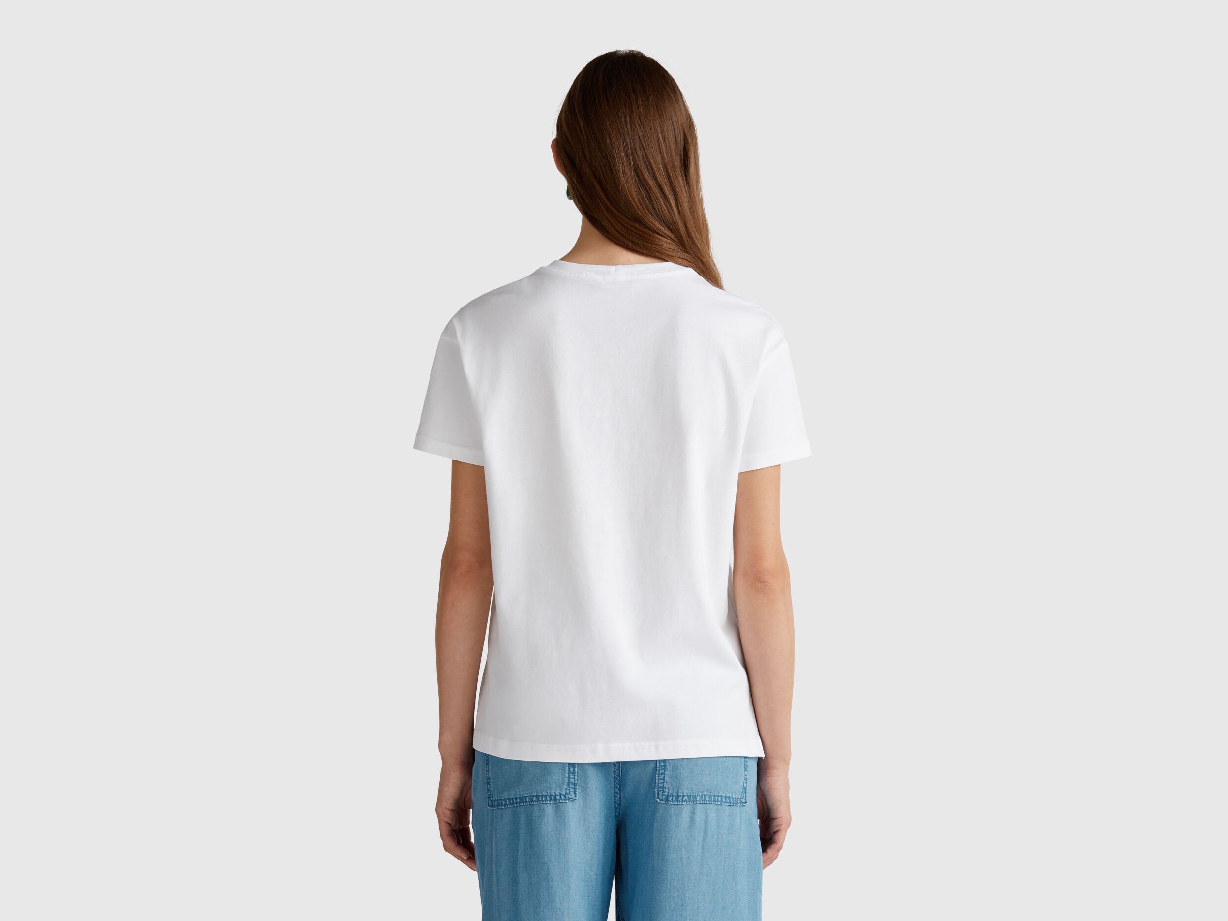 Benetton_Regular Fit T-Shirt with Floral Print_3BL0D10AK_904_02