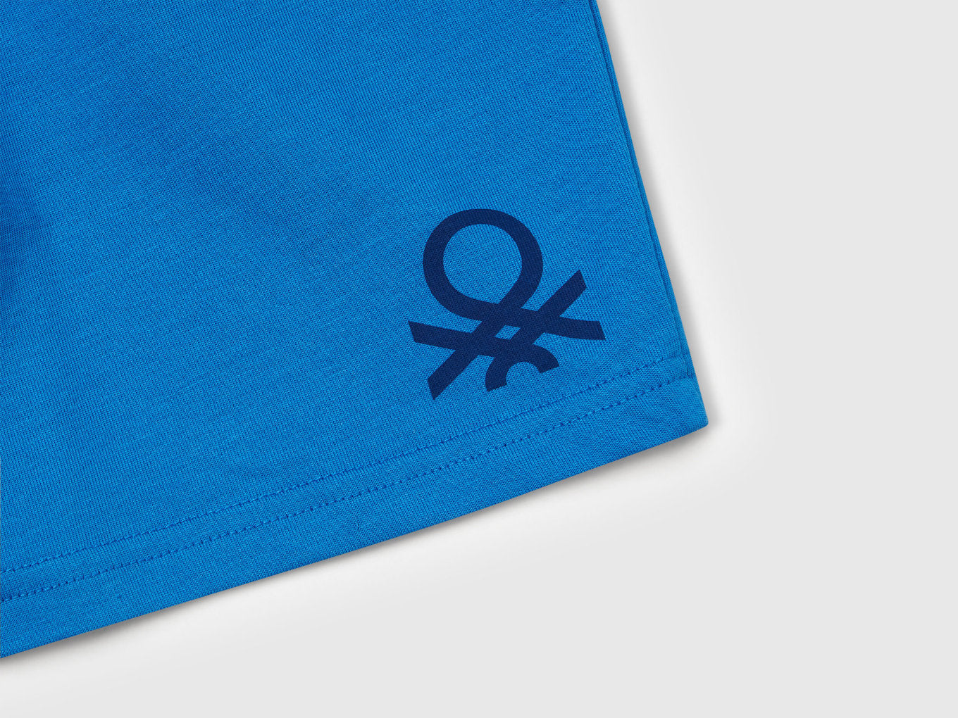 Benetton_Regular Fit Bermudas_3BL0G900Q_05Q_03