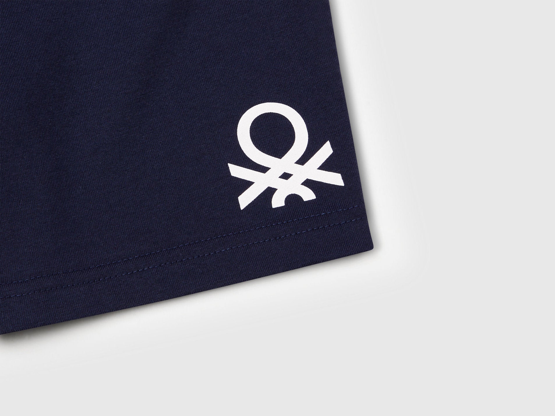 Benetton_Regular Fit Bermudas_3BL0G900Q_252_03