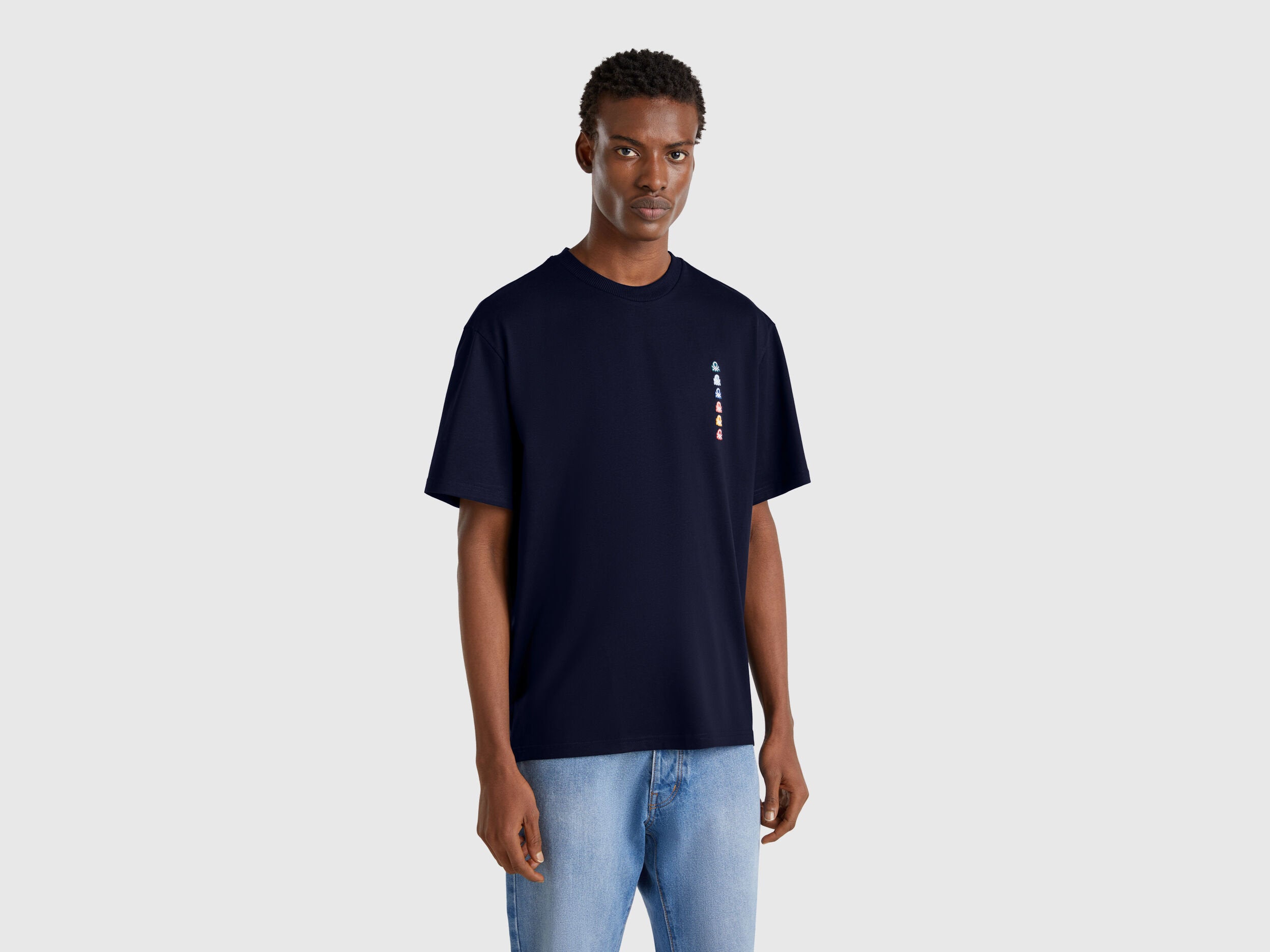 Benetton_Oversized T-Shirt with Patch_3BL0U10A1_016_01