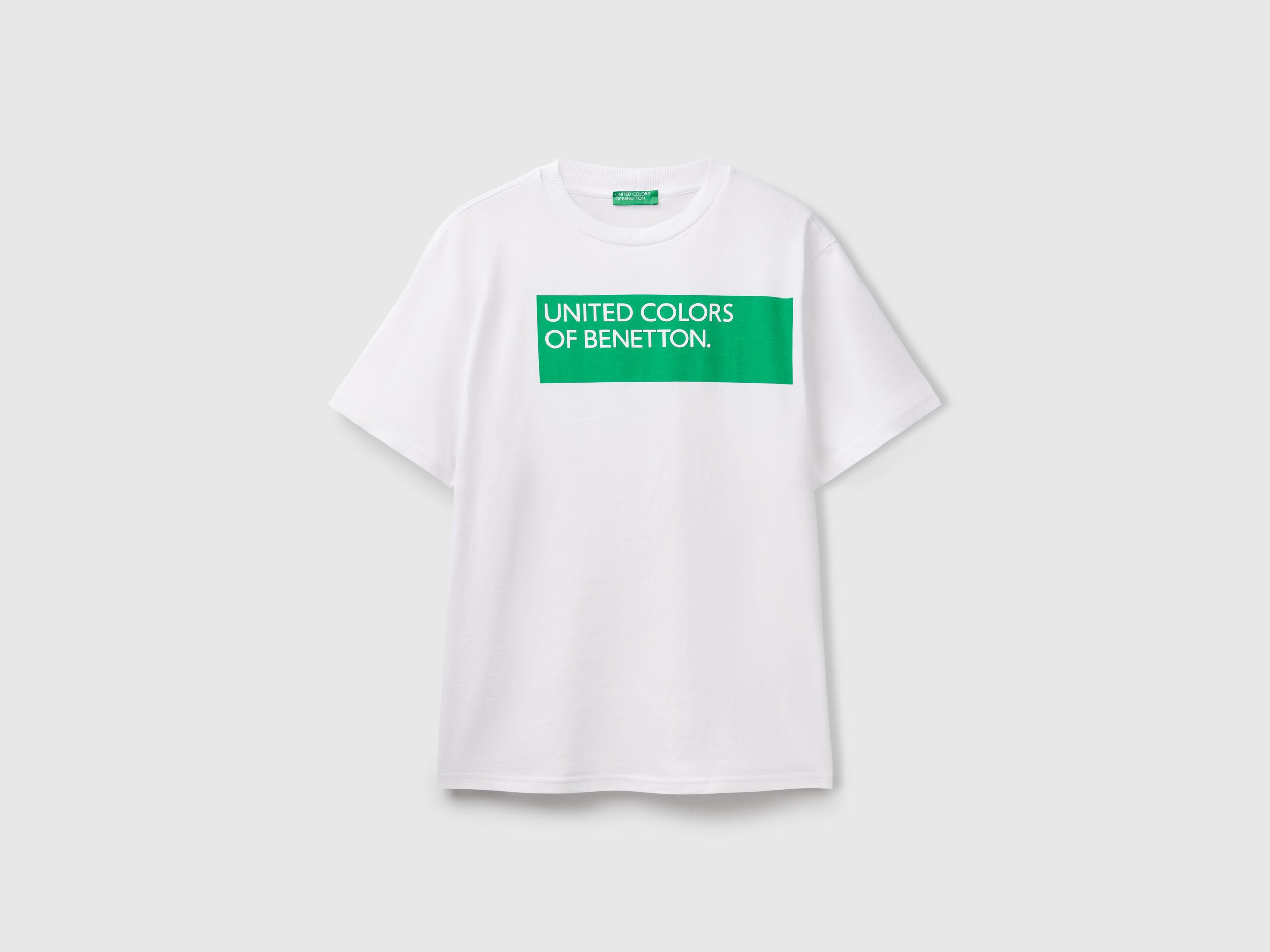 Benetton_T-Shirt with Print on Front and Back_3BL0U10A2_903_03