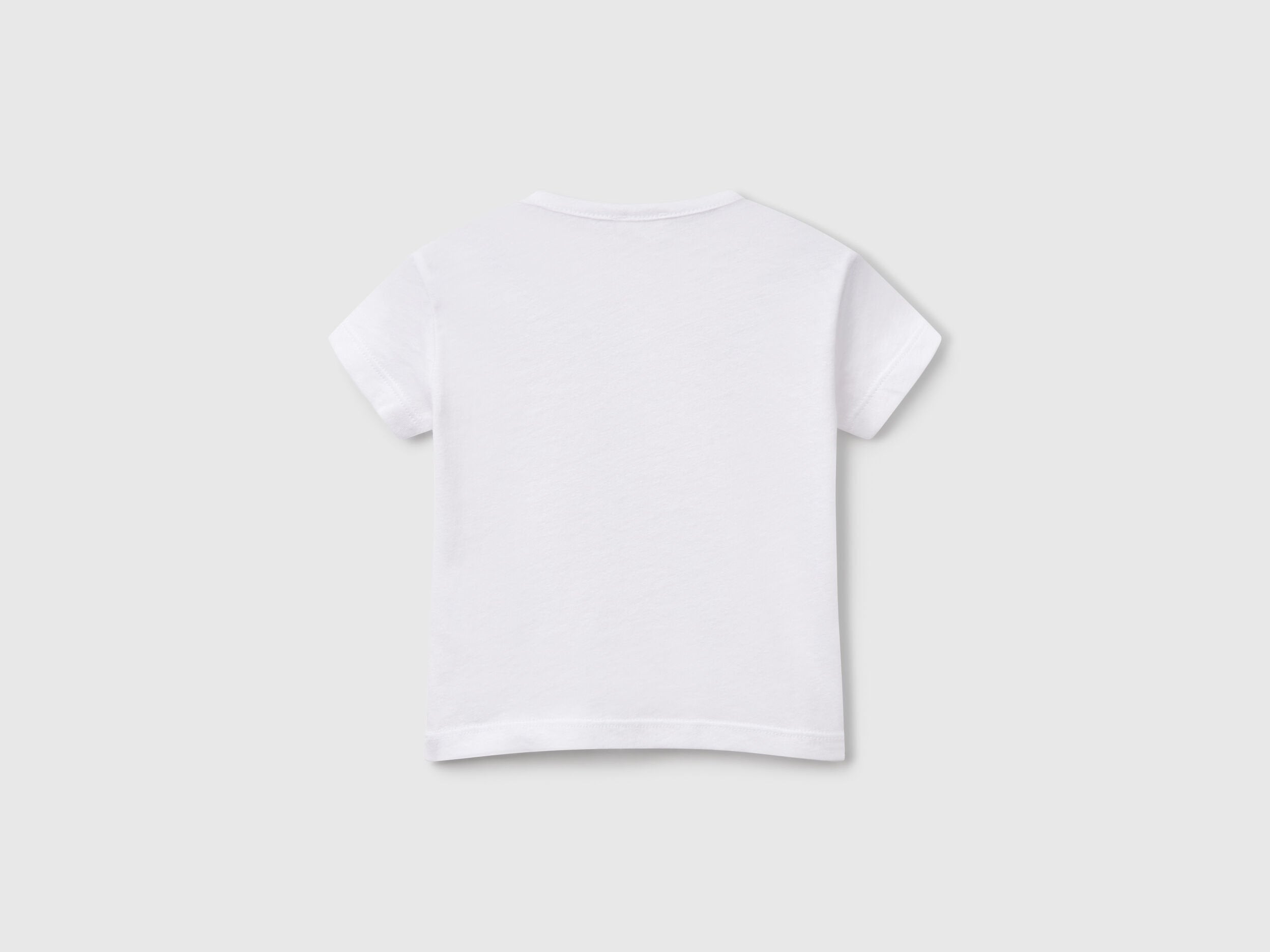 Benetton_T-Shirt with Henley Neck_3F4JA105S_101_02