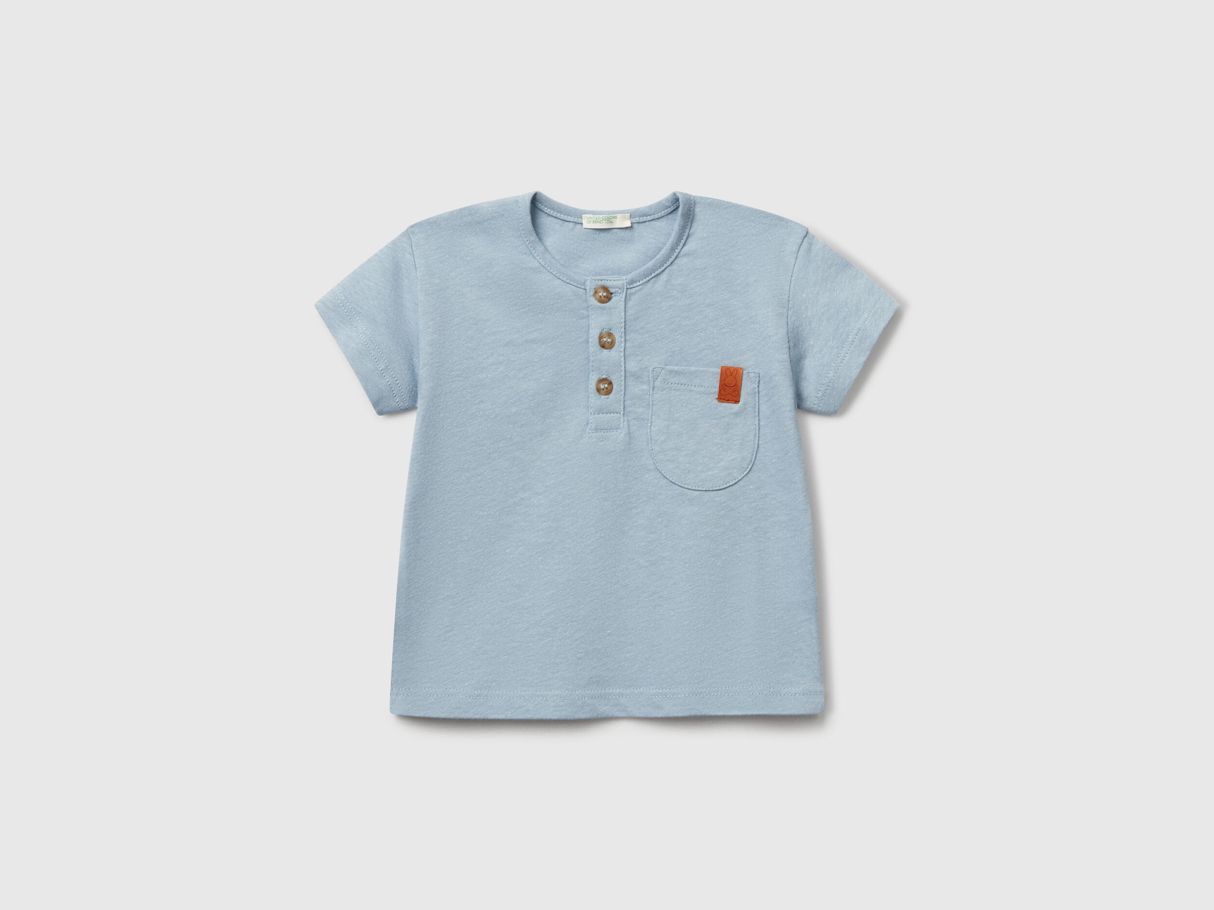 Benetton_T-Shirt with Henley Neck_3F4JA105S_2F9_01