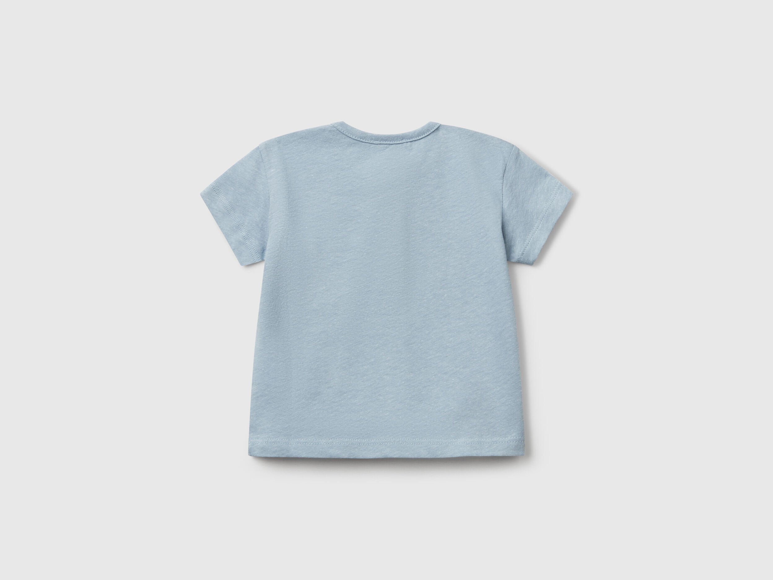 Benetton_T-Shirt with Henley Neck_3F4JA105S_2F9_02