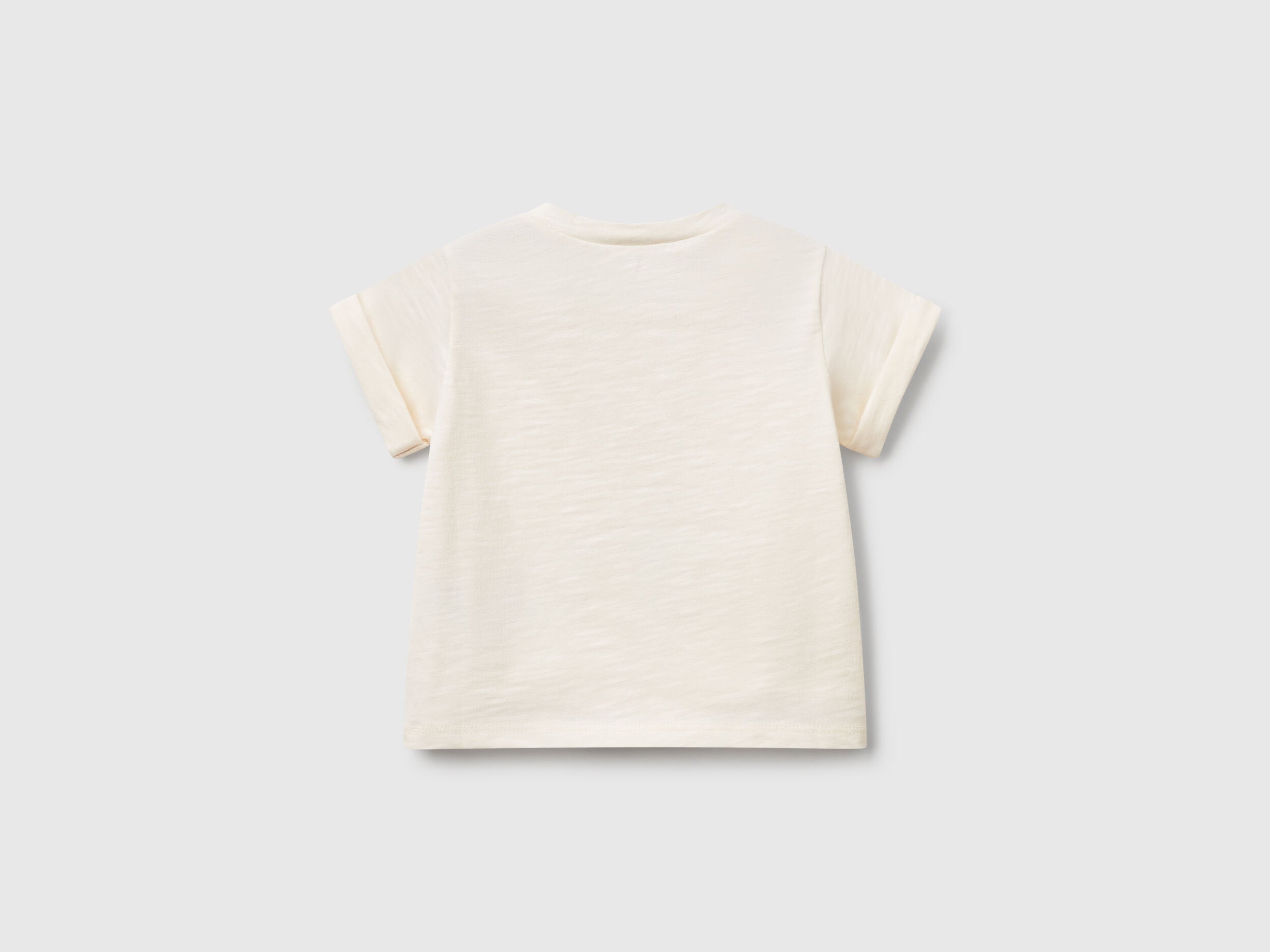 Benetton_T-Shirt with Print_3F93A1060_0R2_02