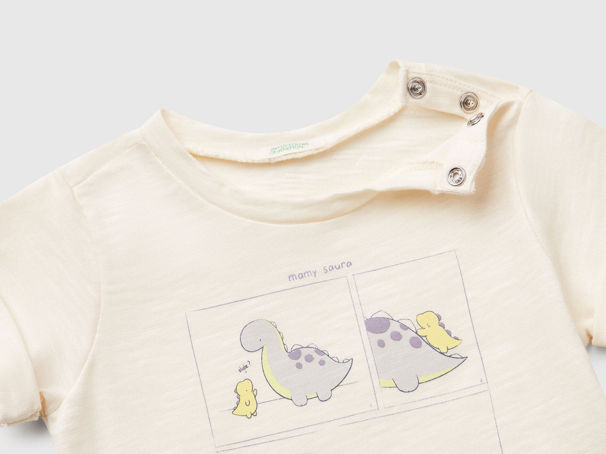 Benetton_T-Shirt with Print_3F93A1060_0R2_03