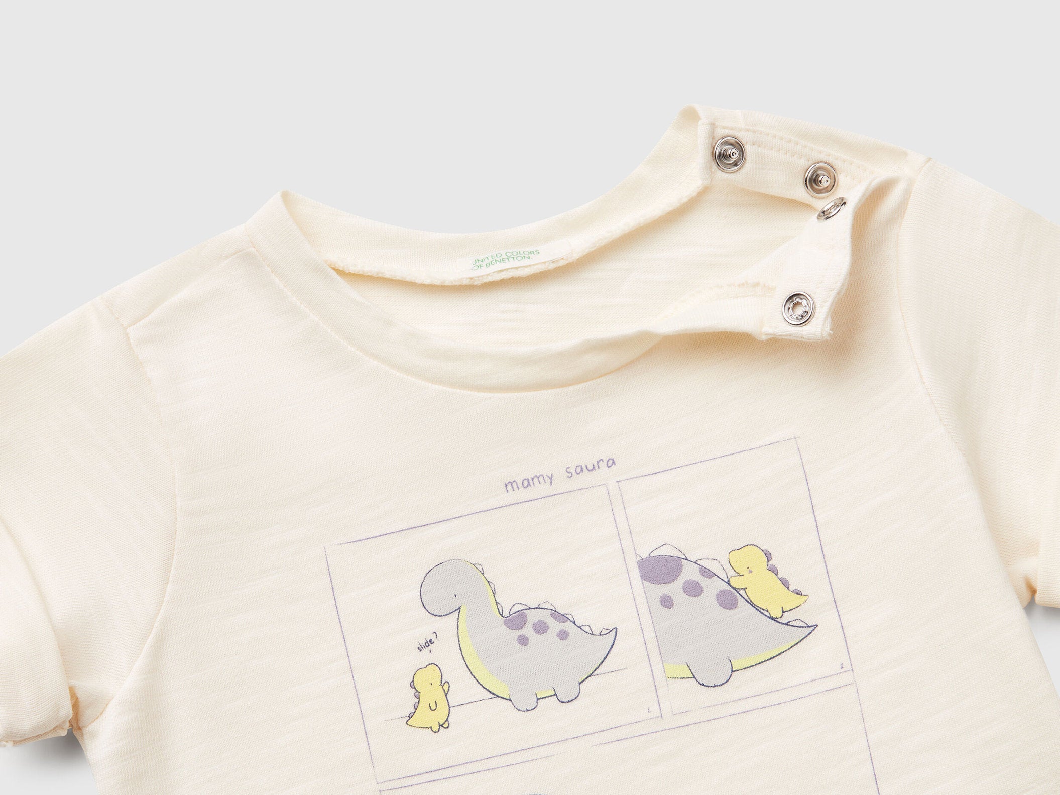 Benetton_T-Shirt with Print_3F93A1060_0R2_03