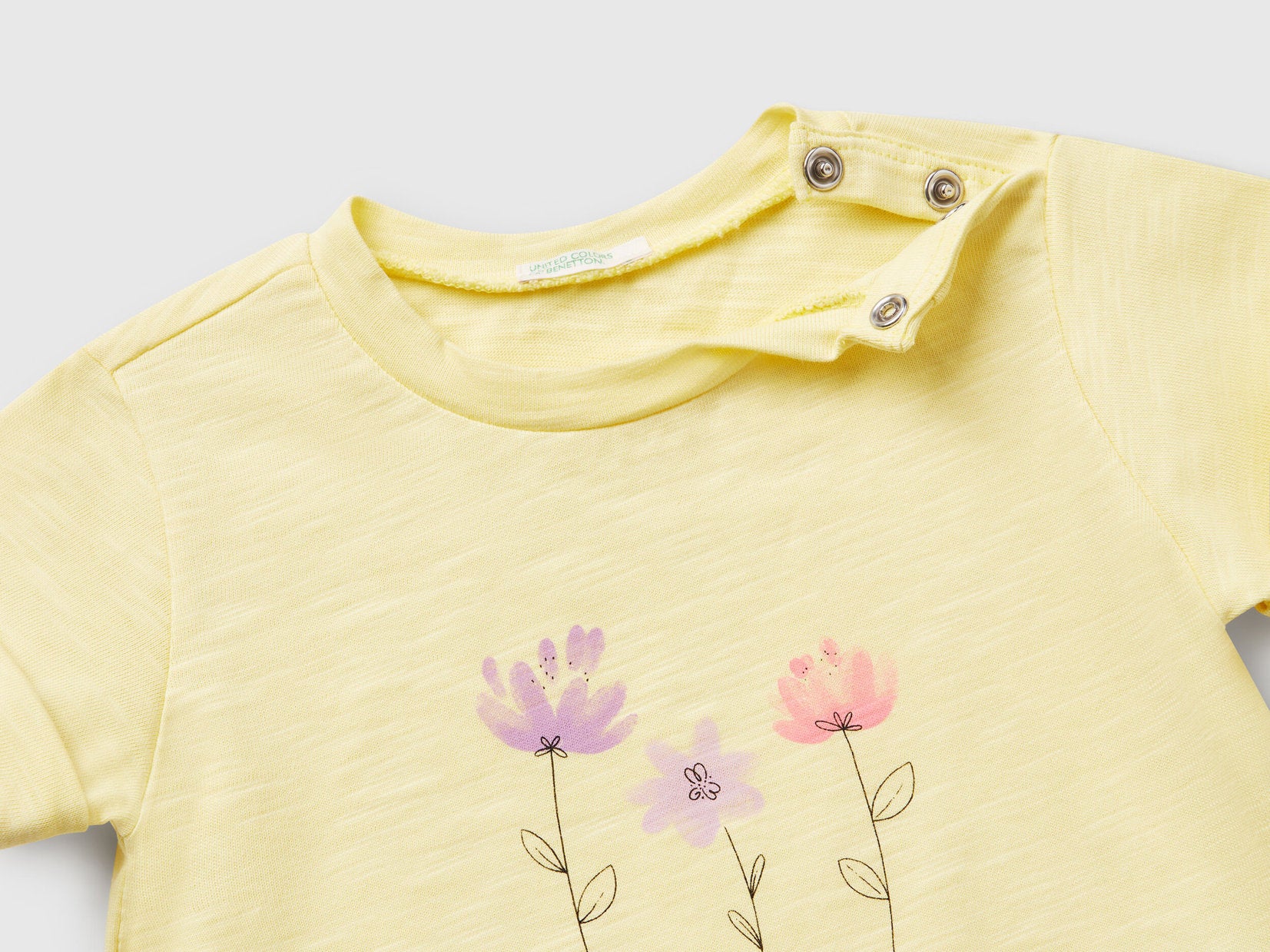 Benetton_T-Shirt with Print_3F93A1060_902_03