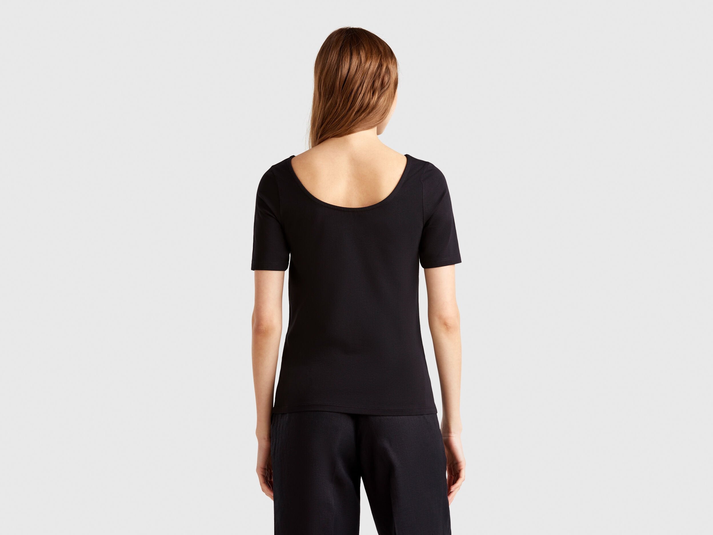 Benetton_Slim Fit Reversible T-Shirt_3FJHD109K_100_03