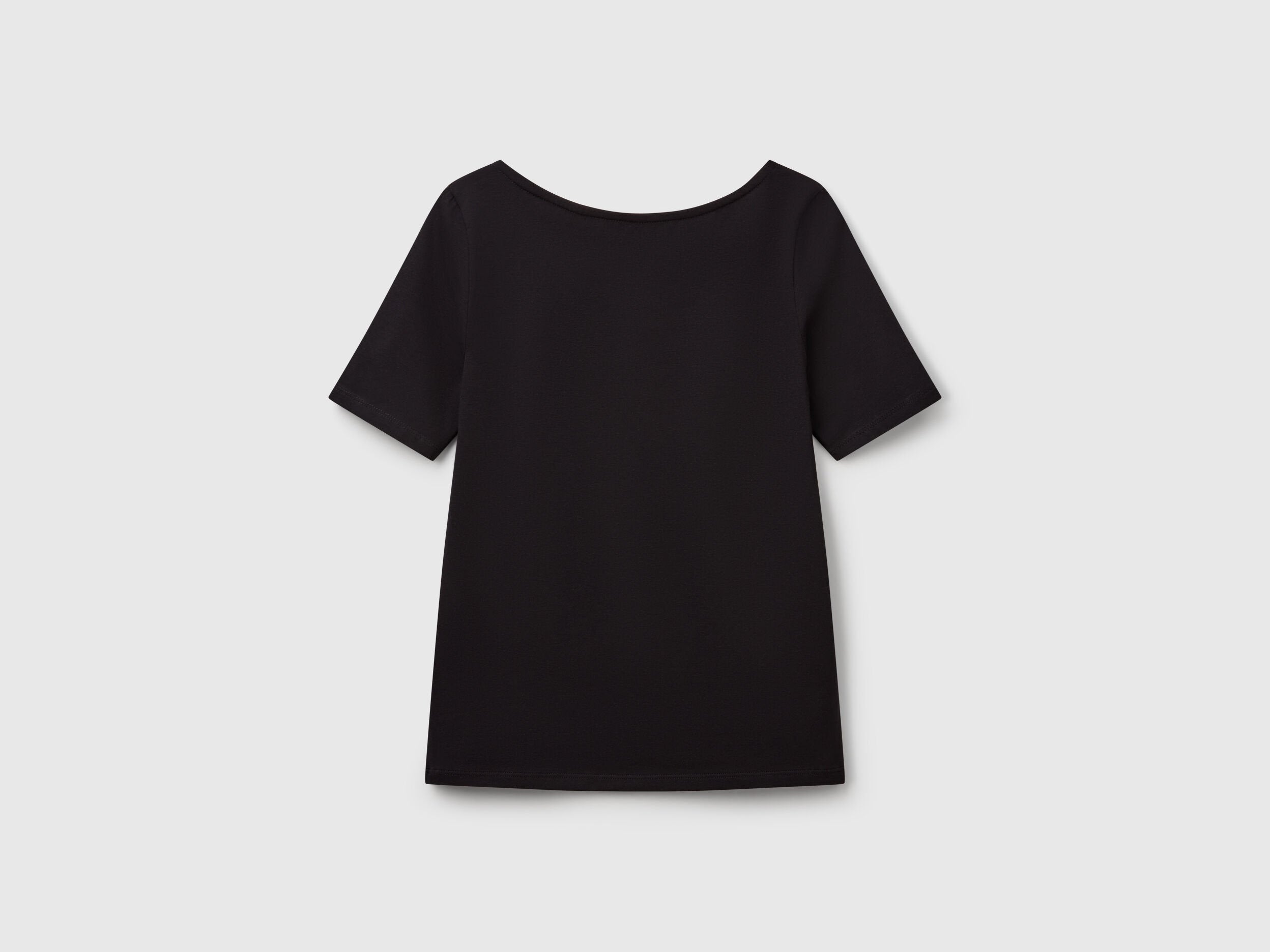 Benetton_Slim Fit Reversible T-Shirt_3FJHD109K_100_04