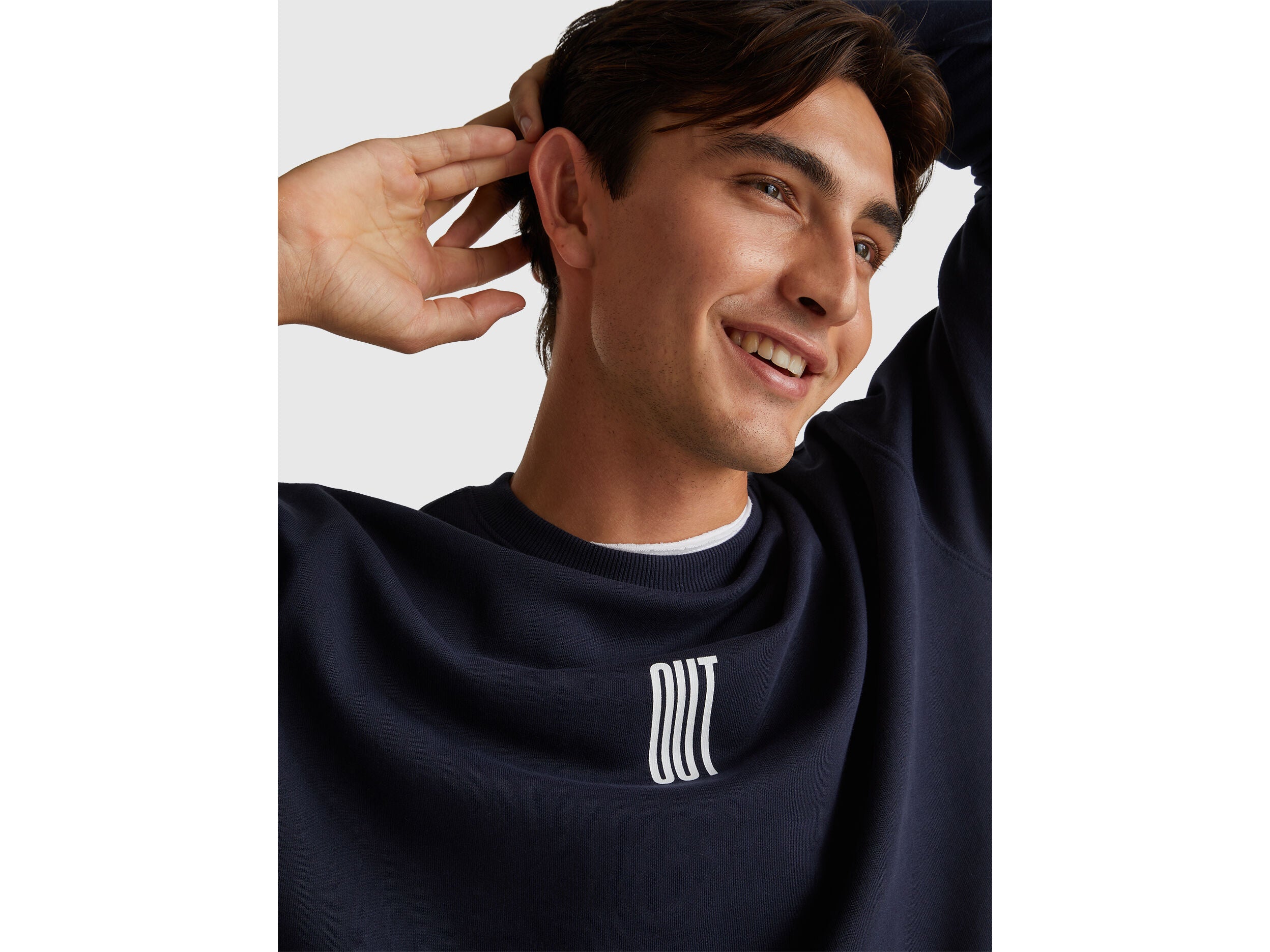 Benetton_Dark Blue_Relaxed Fit Sweatshirt with Print_3FWYU10AZ_3C1_04