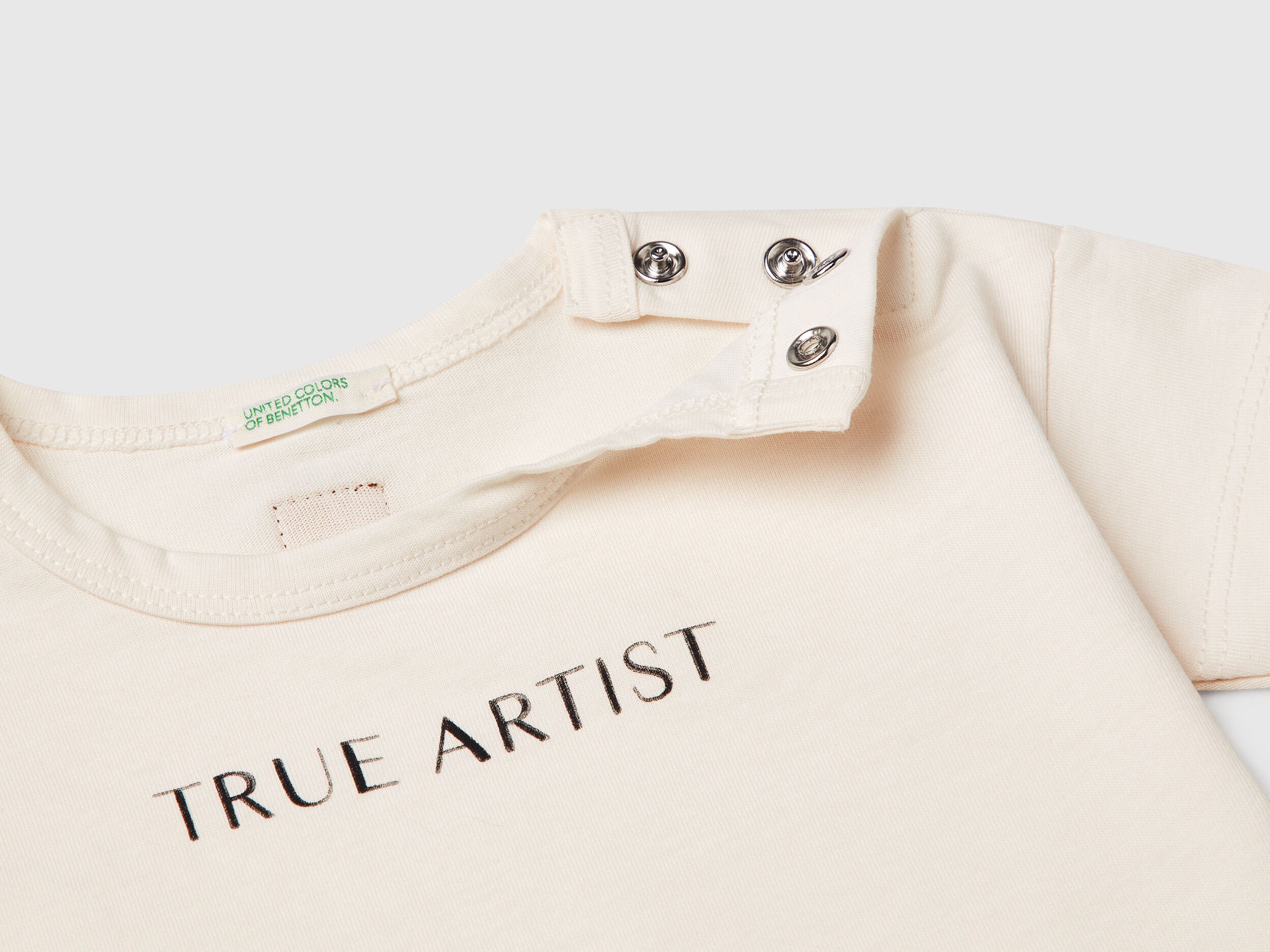 Benetton_Boxy Fit T-Shirt with Print_3I1XA105R_0R2_03