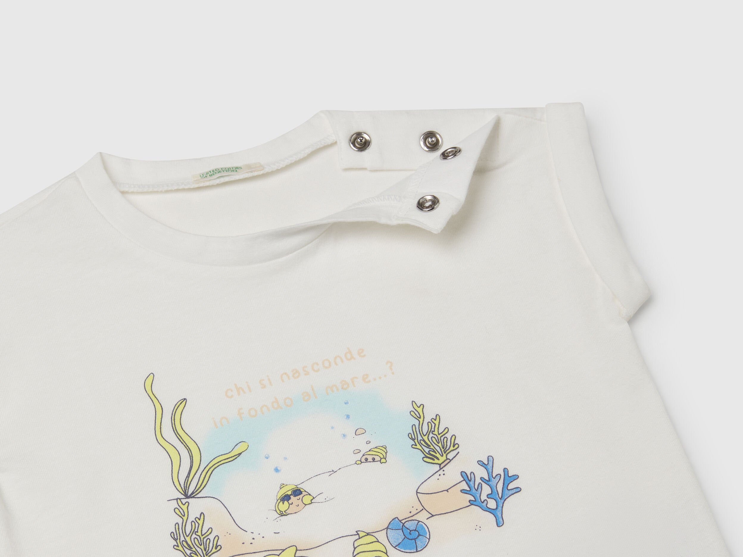 Benetton_Short Sleeve T-Shirt with Print_3I1XA106A_074_03