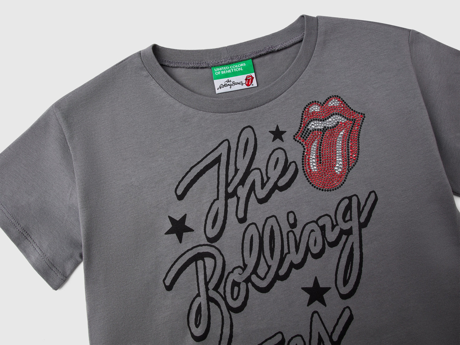 Benetton_"The Rolling Stones" Cropped T-Shirt_3I1XC10NW_00W_03