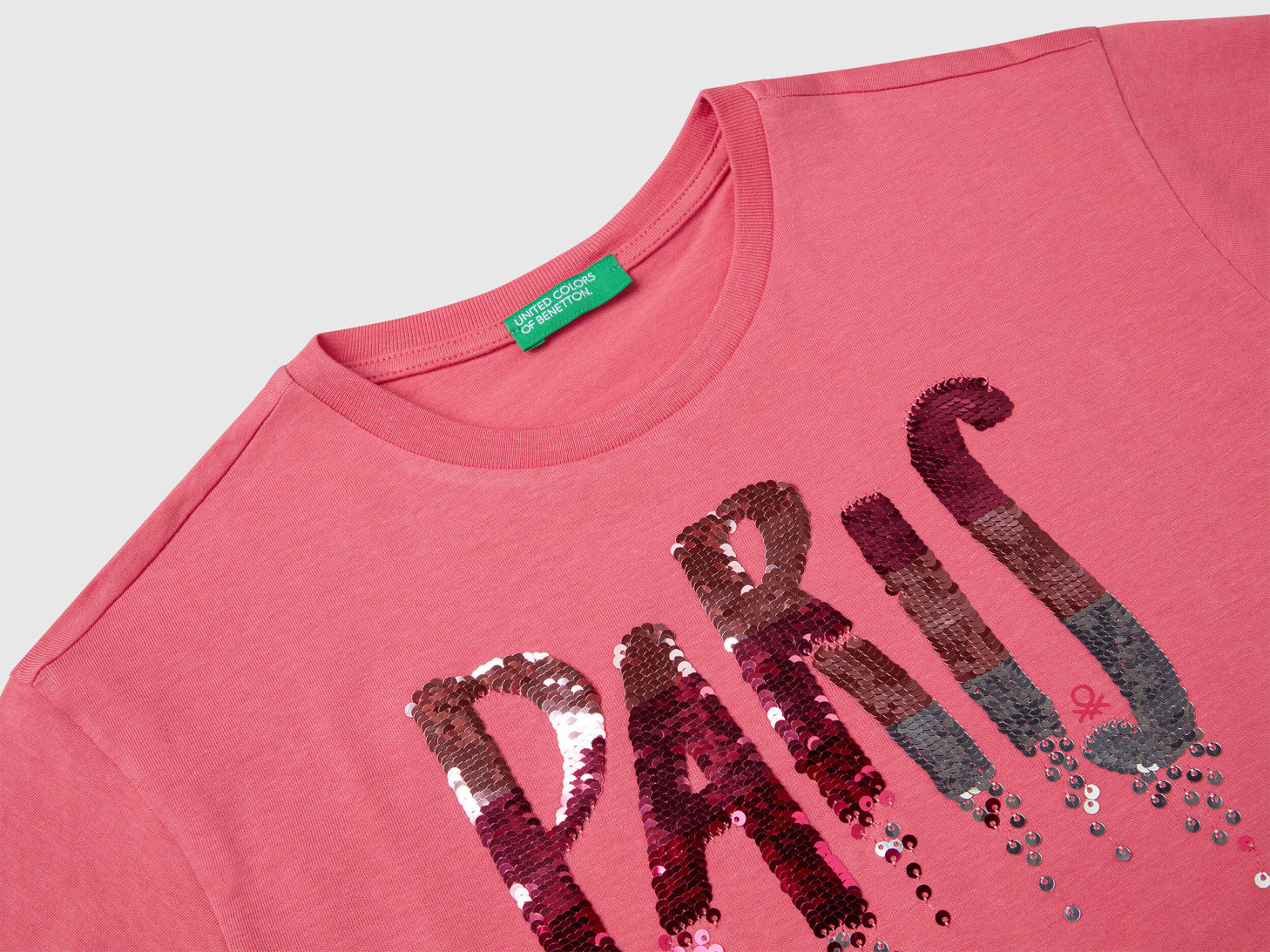 Benetton_T-Shirt with Print And Sequins_3I1XC10NY_11F_03