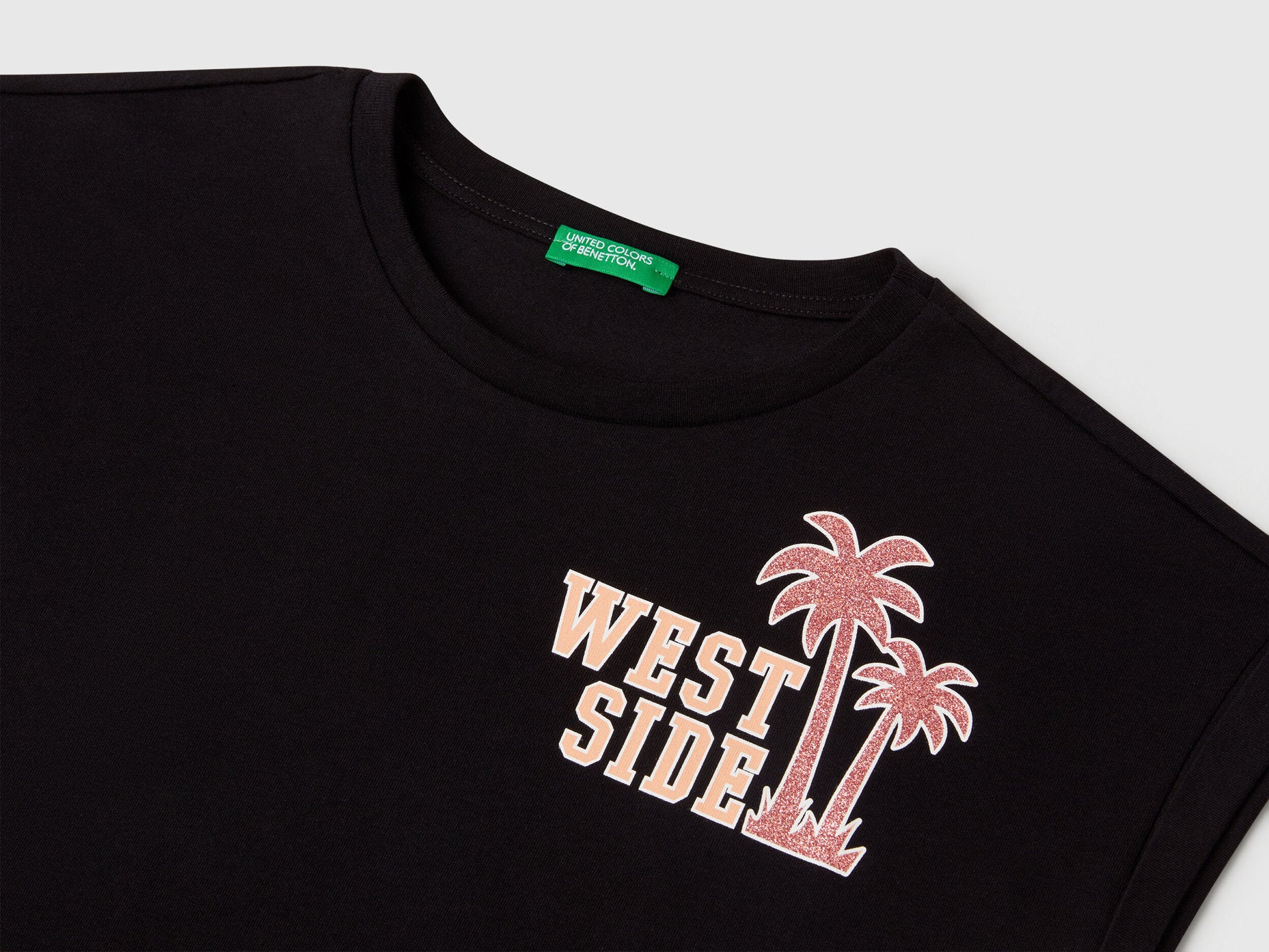 Benetton_Boxy Fit T-Shirt with Print and Glitter_3I1XC10NZ_100_03