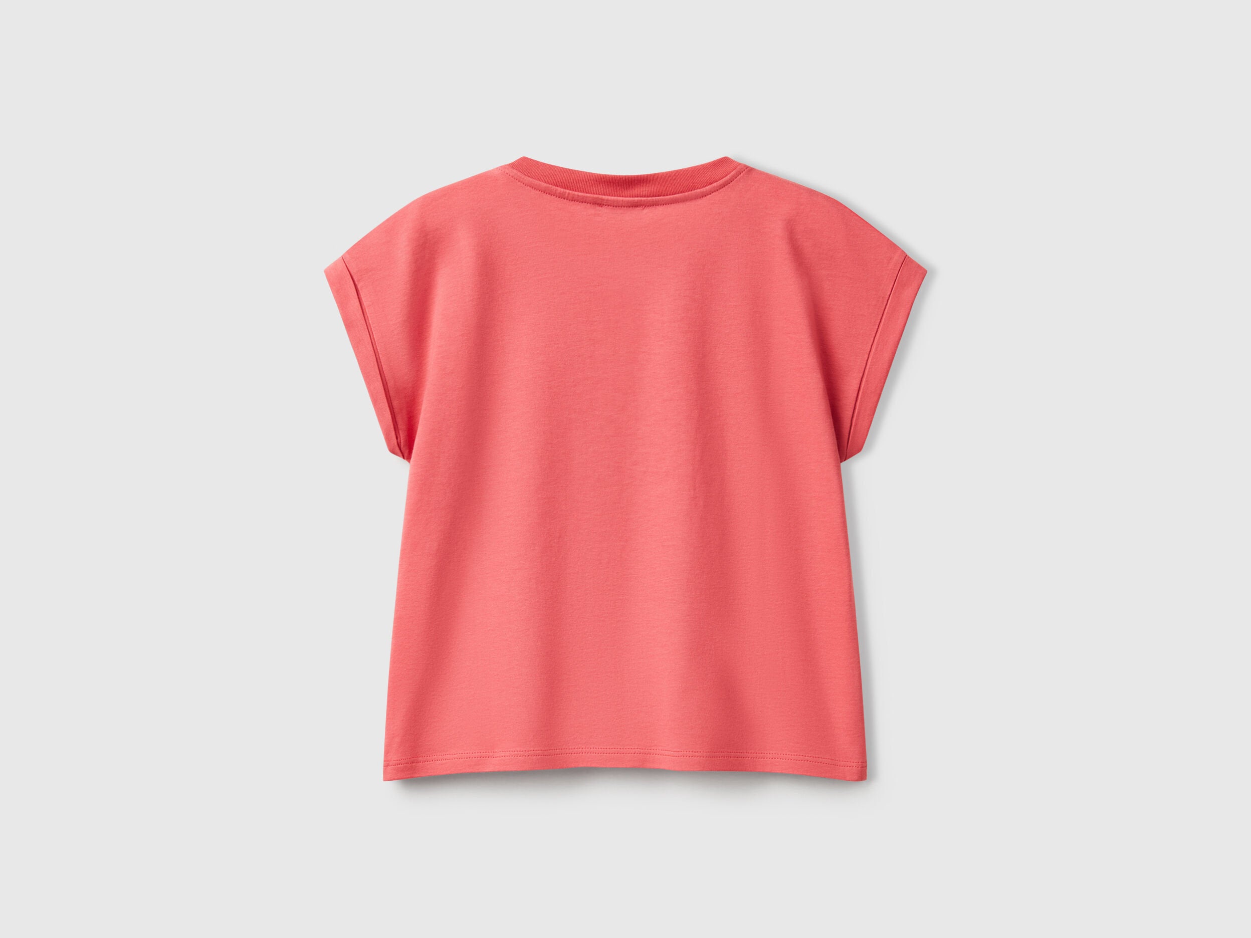 Benetton_Boxy Fit T-Shirt with Print and Glitter_3I1XC10NZ_11F_02