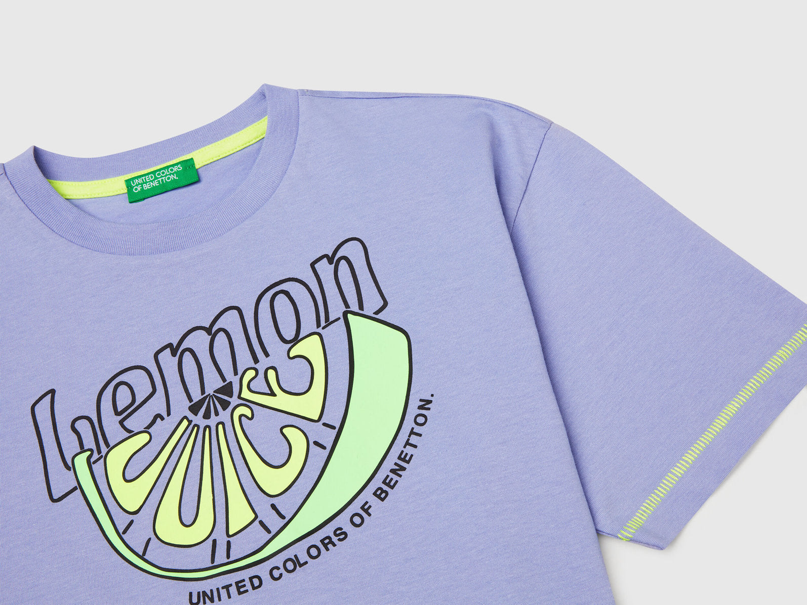 Benetton_T-Shirt with Print on Front and Back_3I1XC10P6_34V_03