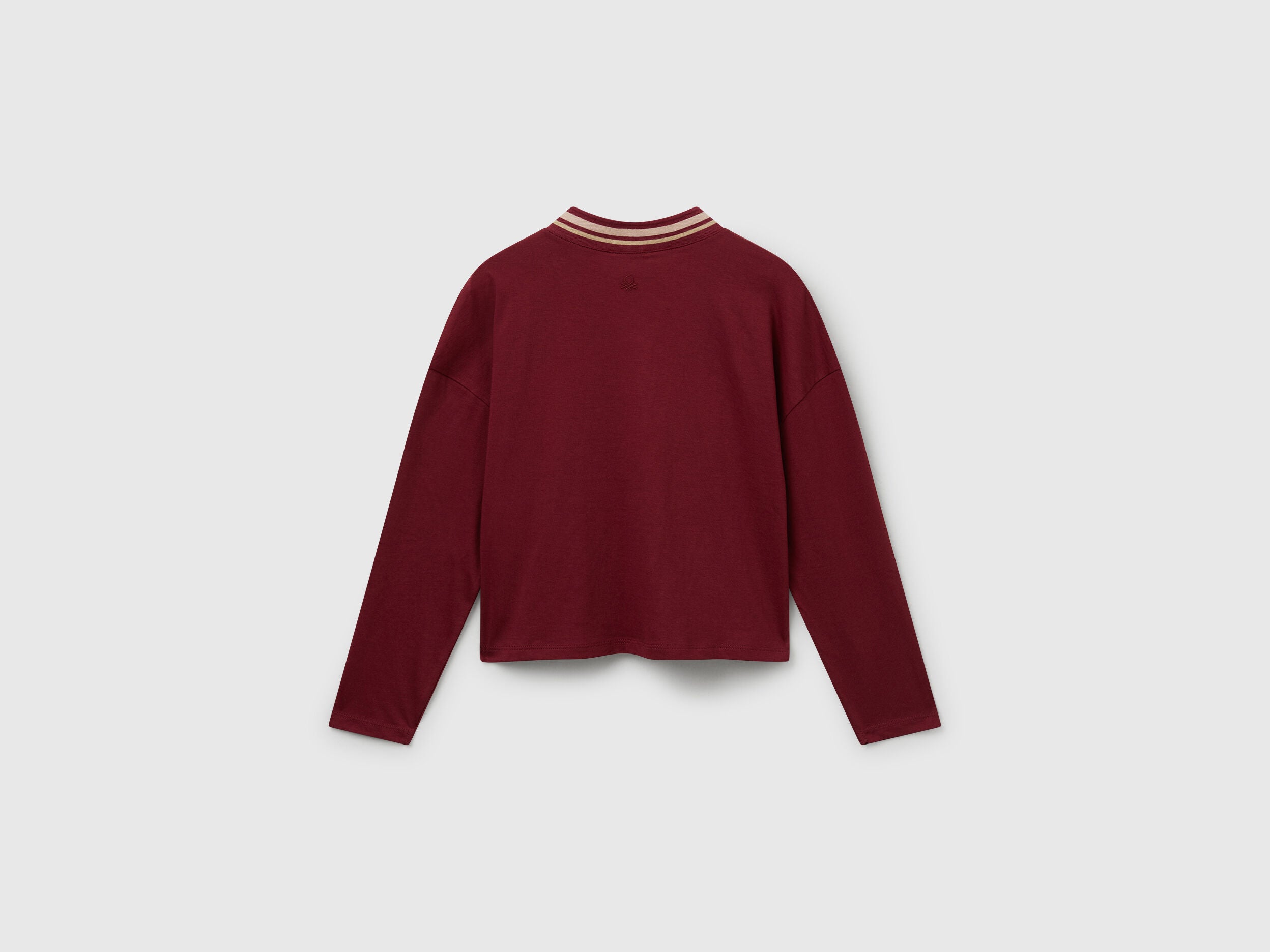 Benetton_Burgundy_T-Shirt with Sequin Embroidery_3I1XC400E_236_02
