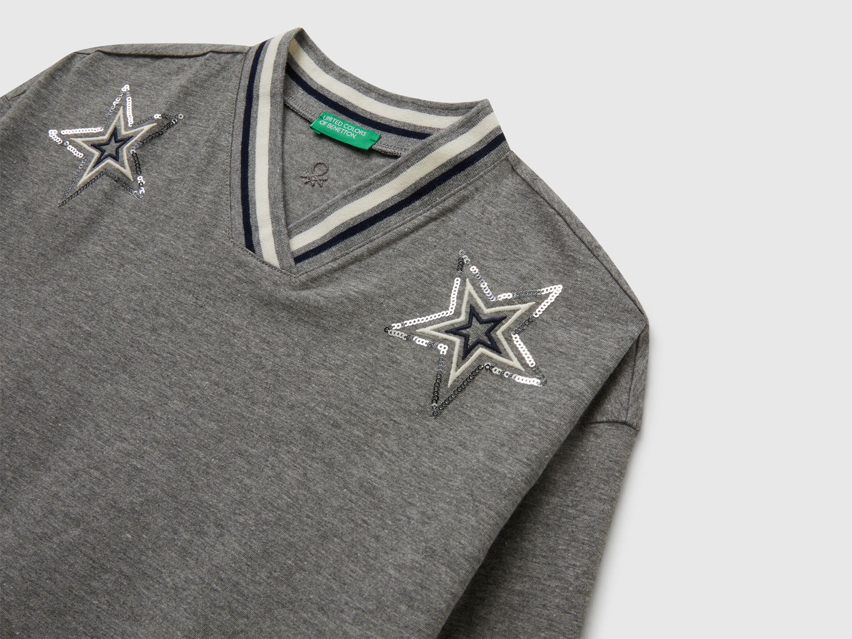 Benetton_Dark Gray_T-Shirt with Sequin Embroidery_3I1XC400E_507_03