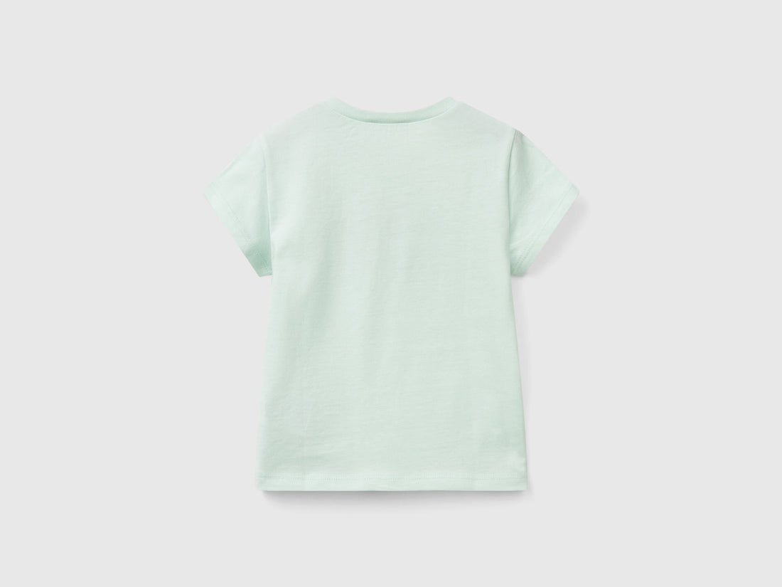 Benetton_T-Shirt with Glitter Print_3I1XG10HU_0H4_02