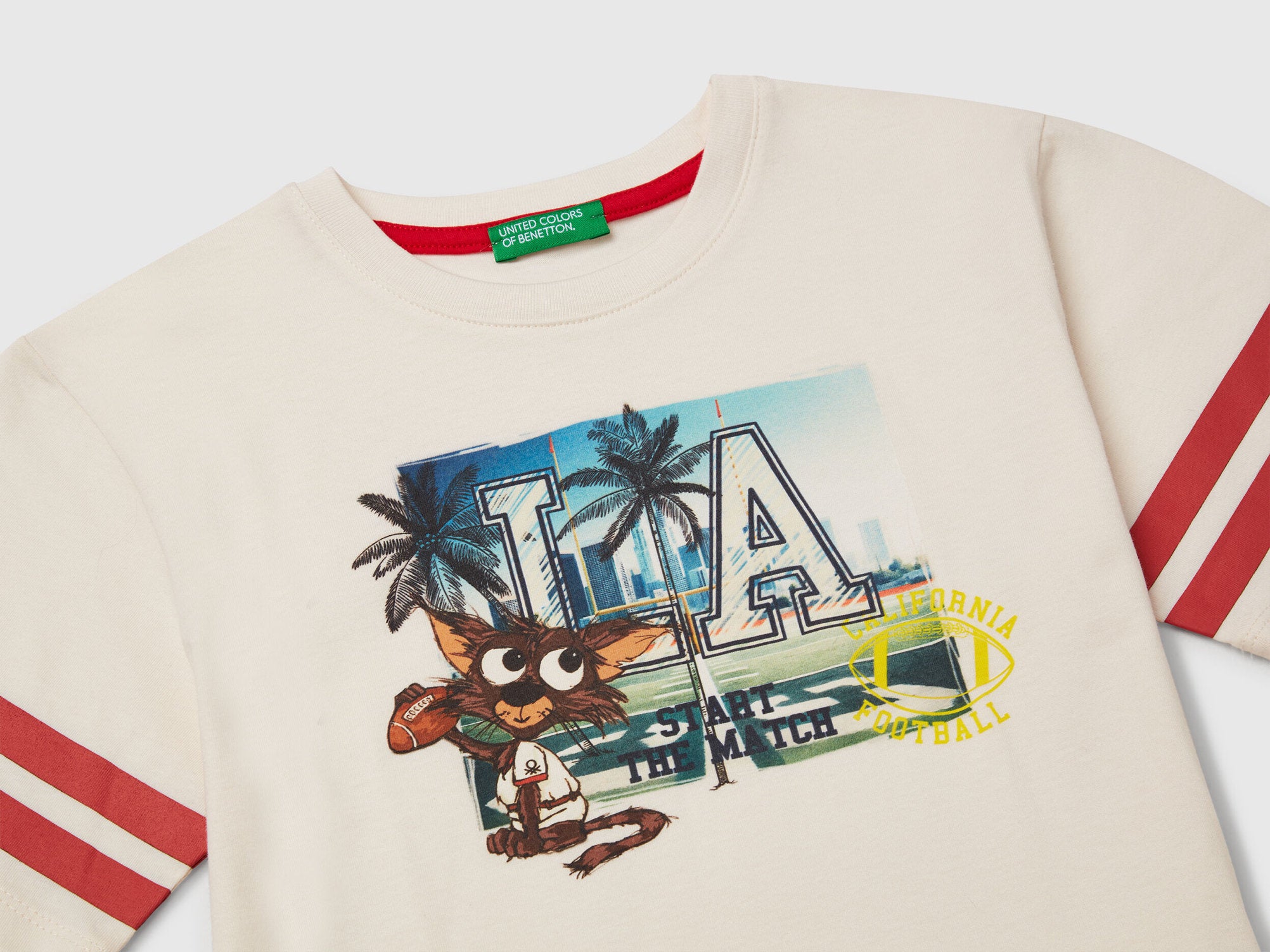Benetton_Oversized Fit T-Shirt with Photographic Print_3I1XG10IM_0R2_03