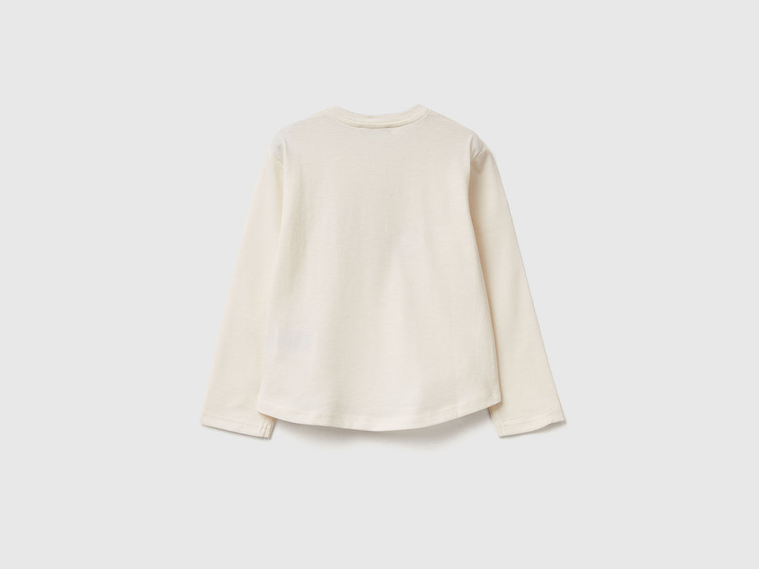Benetton_Creamy White_T-Shirt with Petal Effect Applique_3I1XG10K8_0R2_02