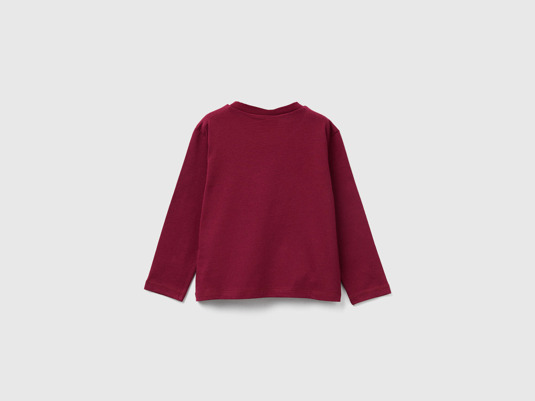 Benetton_Burgundy_T-Shirt with Bluey ©Ludo Studio Print_3I1XG10KI_236_02